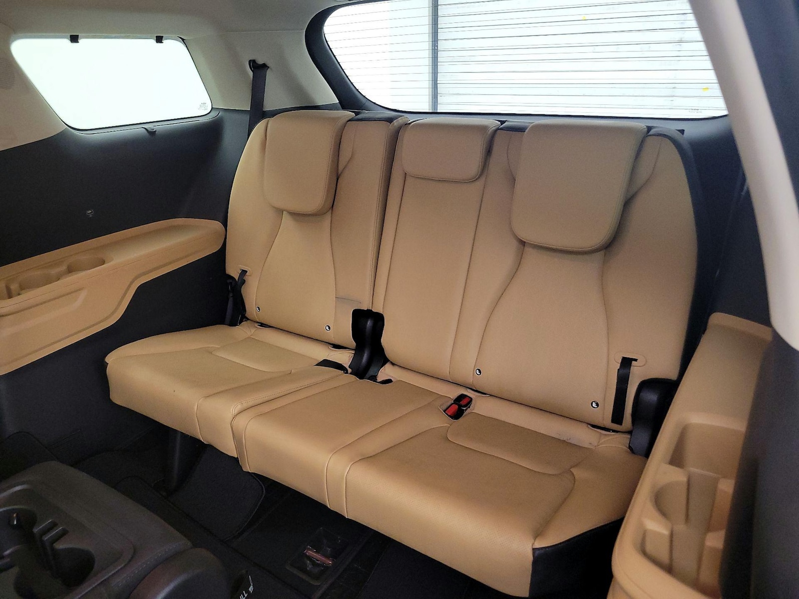 2024 Kia Carnival EX - Photo 22