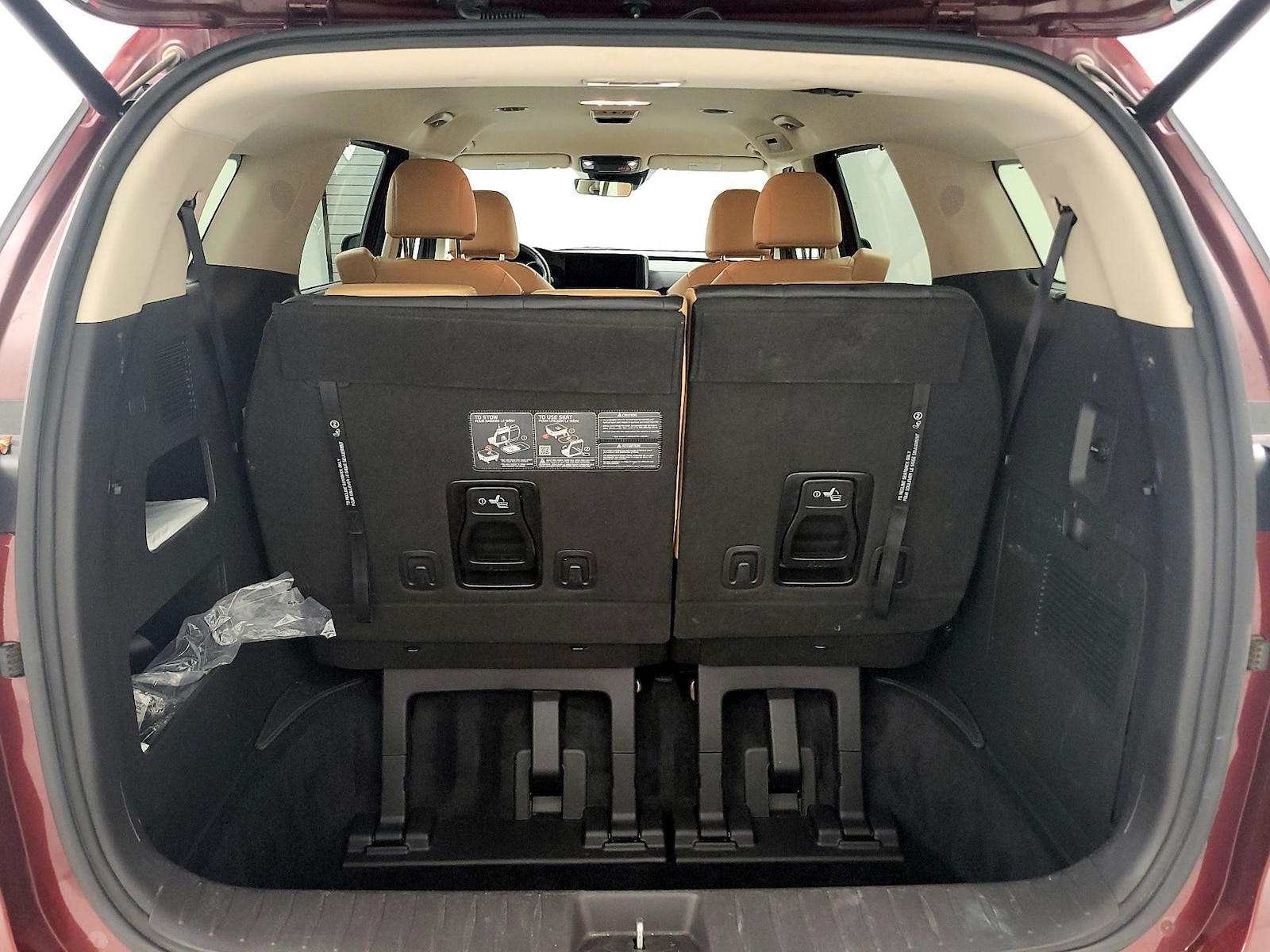 2024 Kia Carnival EX - Photo 23