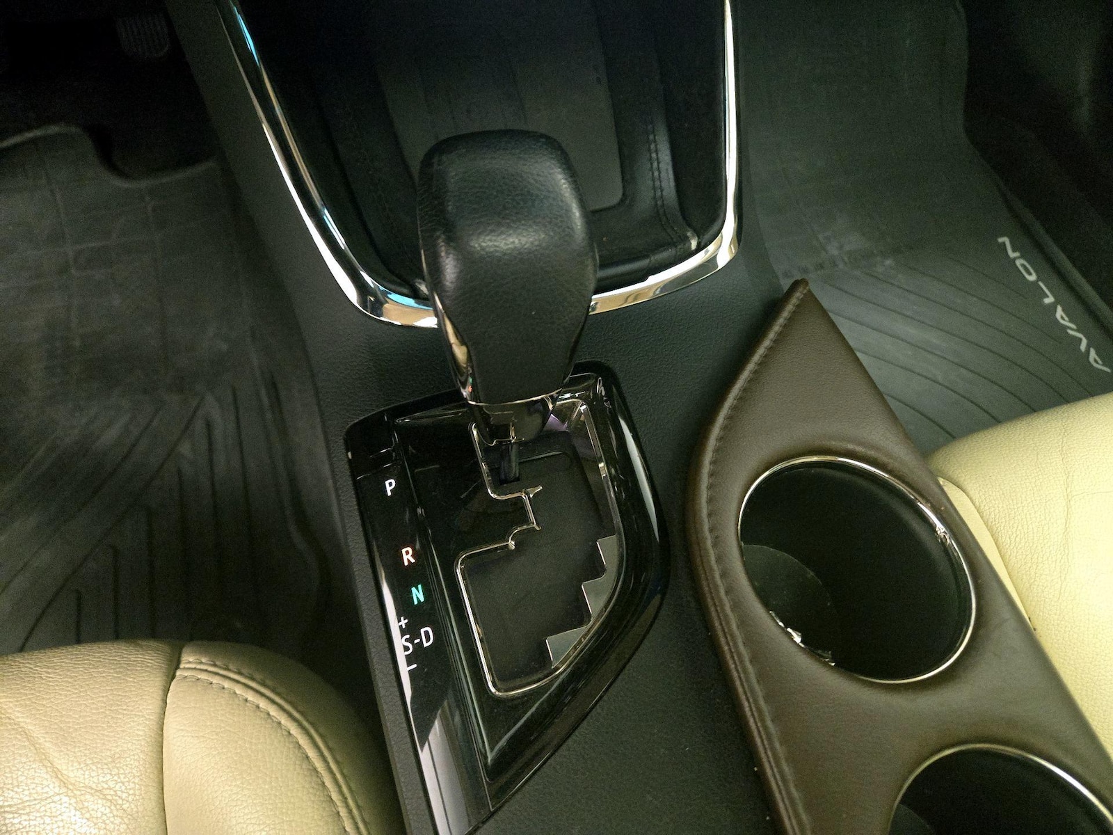 2016 Toyota Avalon XLE Premium - Photo 19