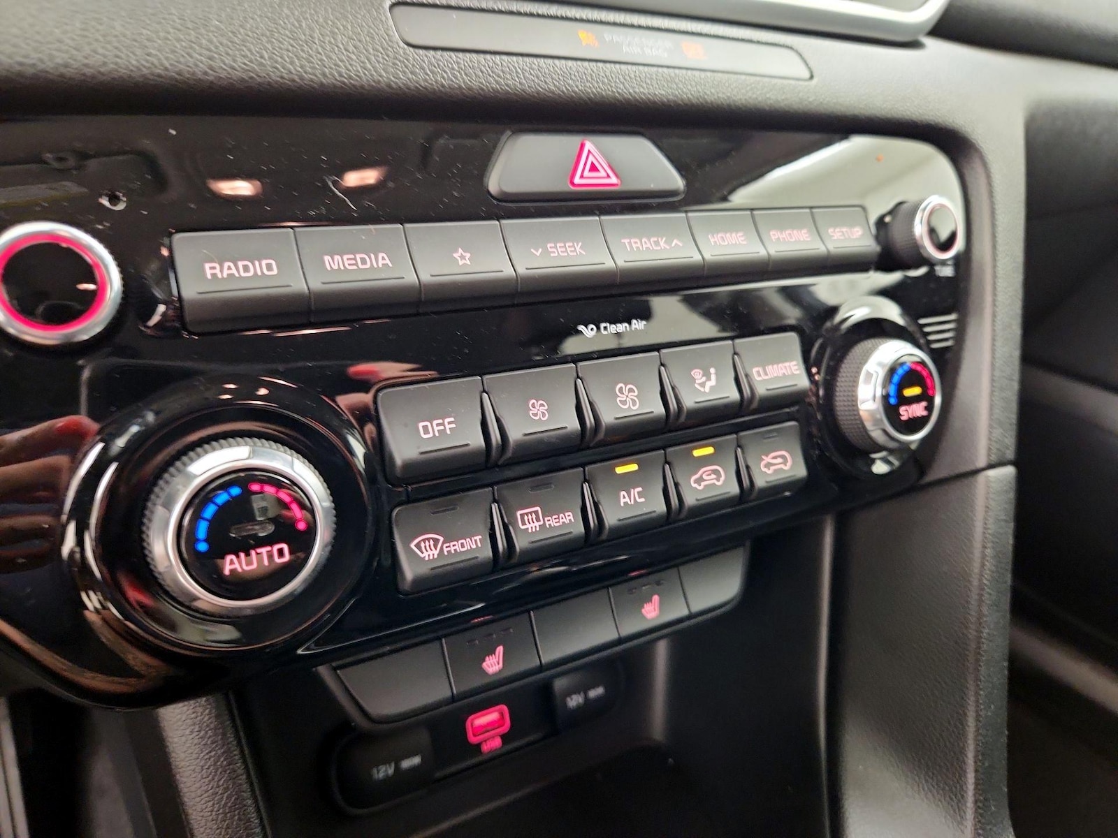 2020 Kia Sportage EX - Photo 17