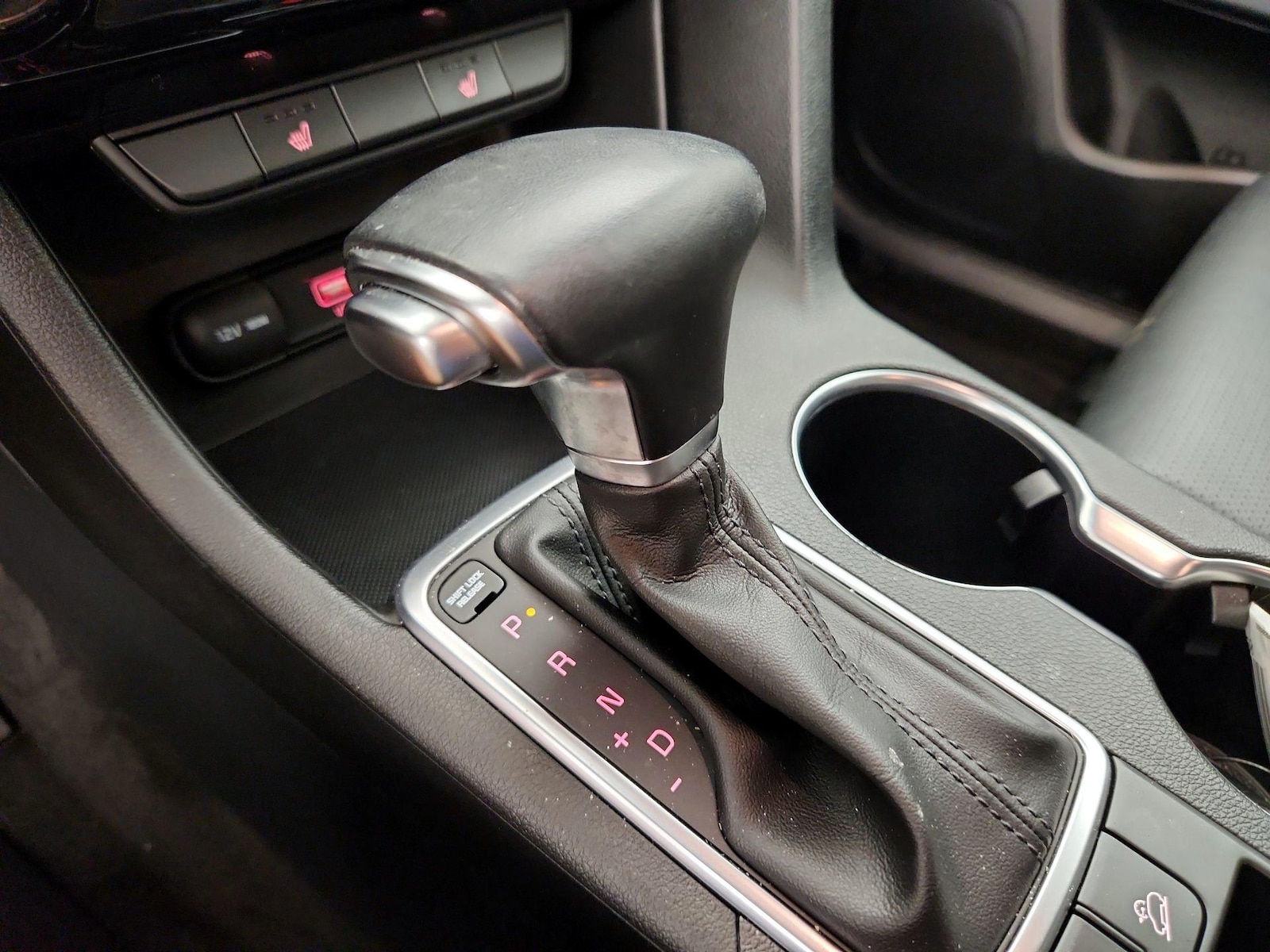 2020 Kia Sportage EX - Photo 18
