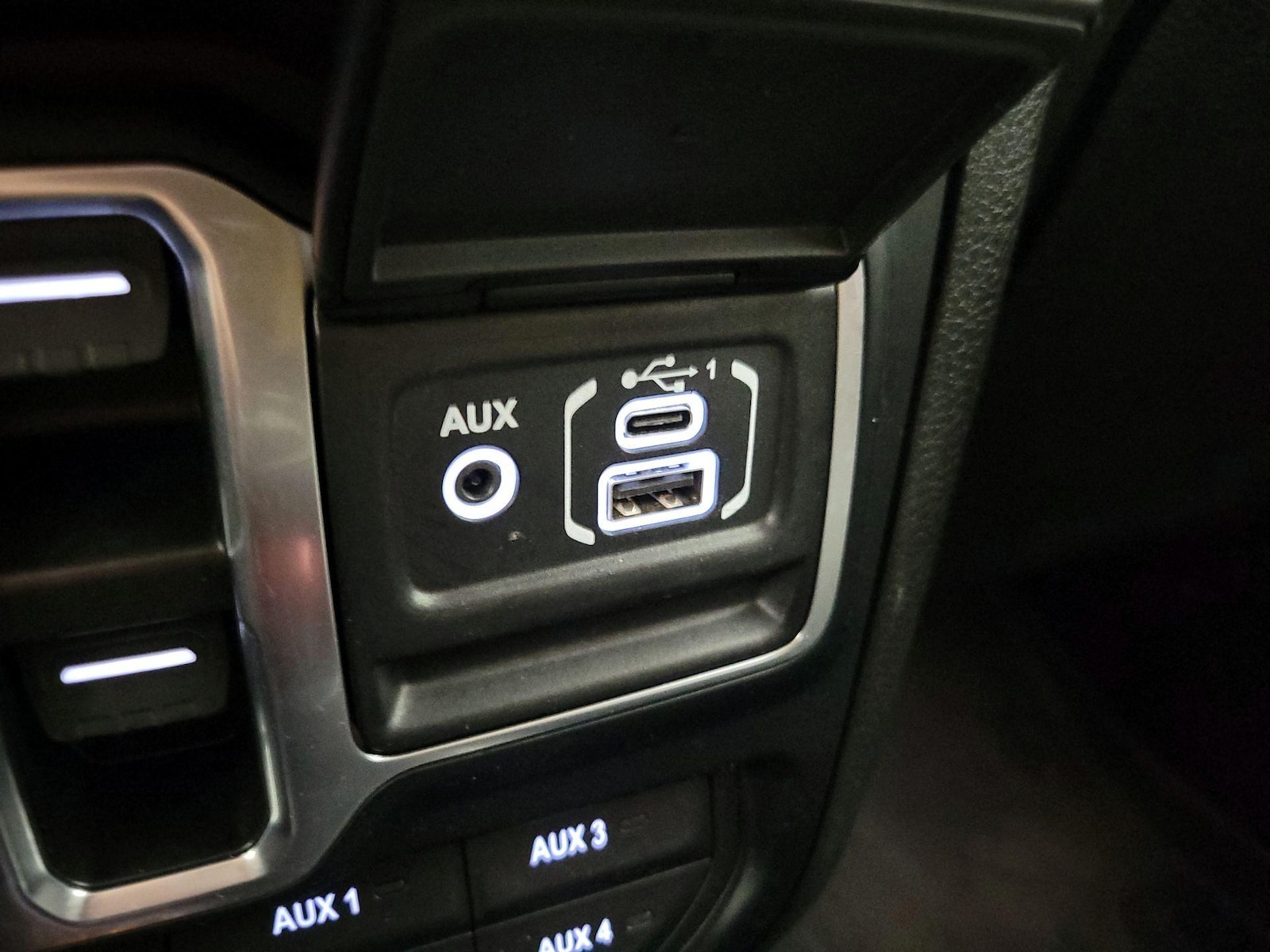 2024 Jeep Wrangler 4-Door Willys - Photo 19