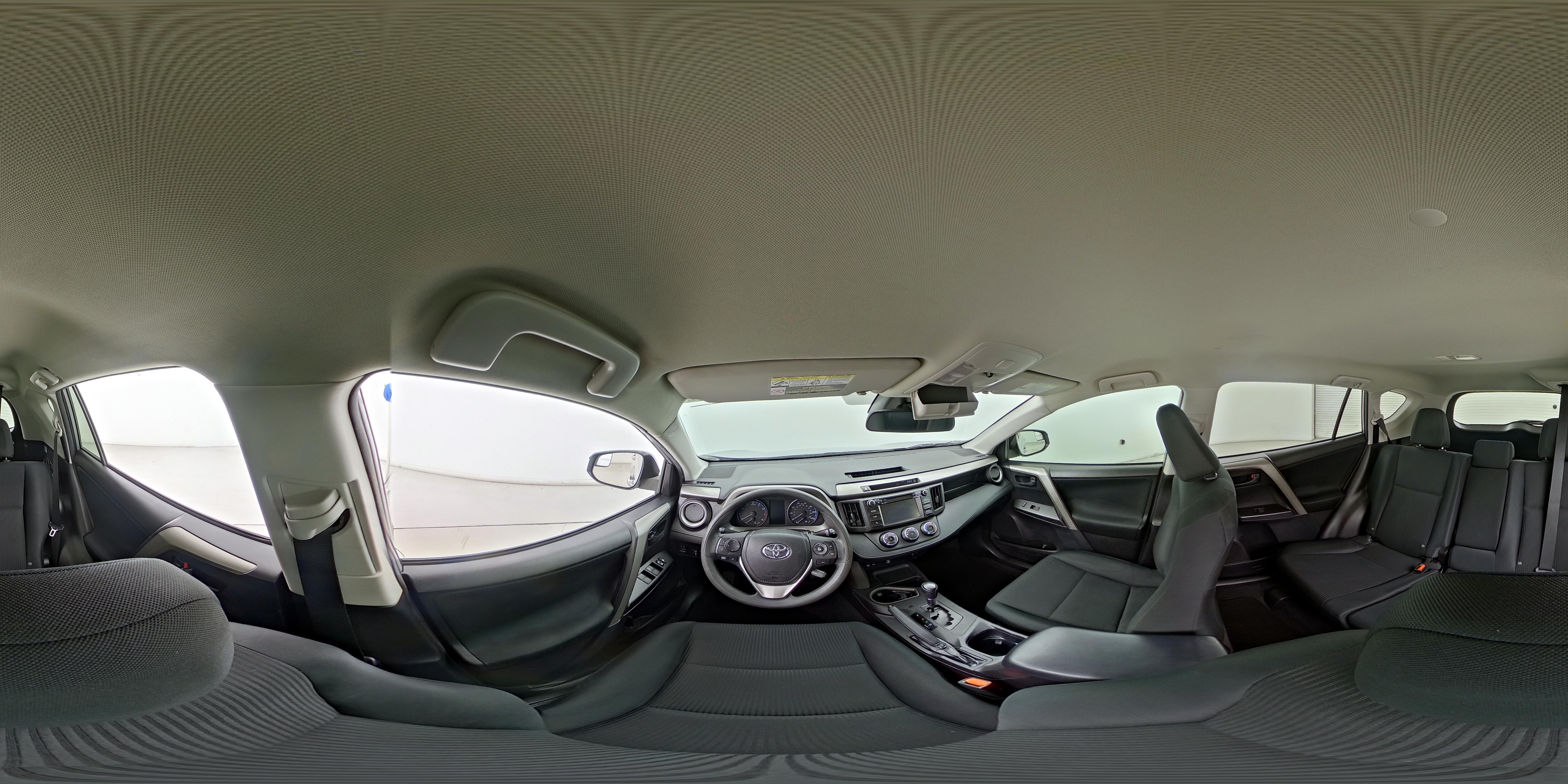 2018 Toyota RAV4 LE - Photo 26