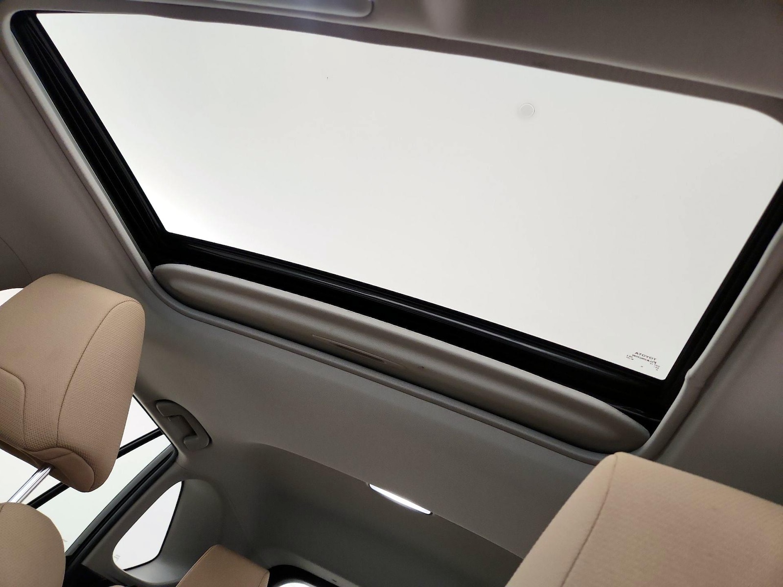 Sunroof(s) & Overhead Airbags