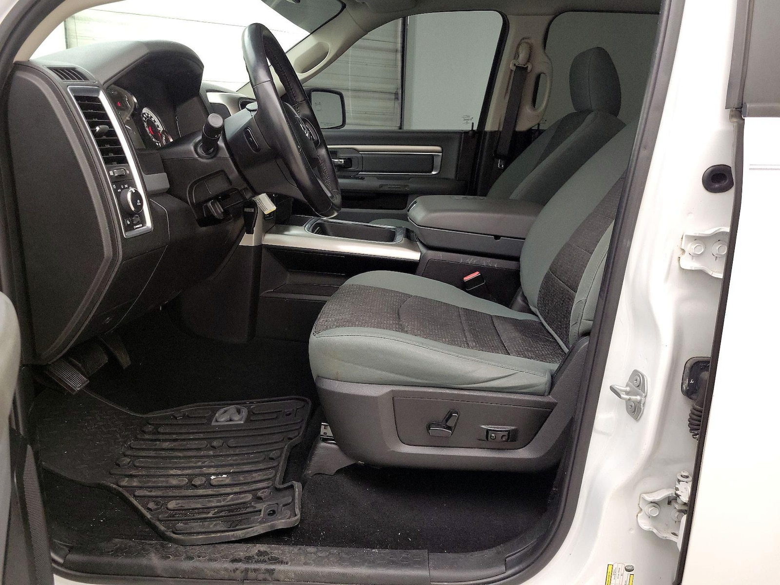 Power Seat(s) & Side Airbags