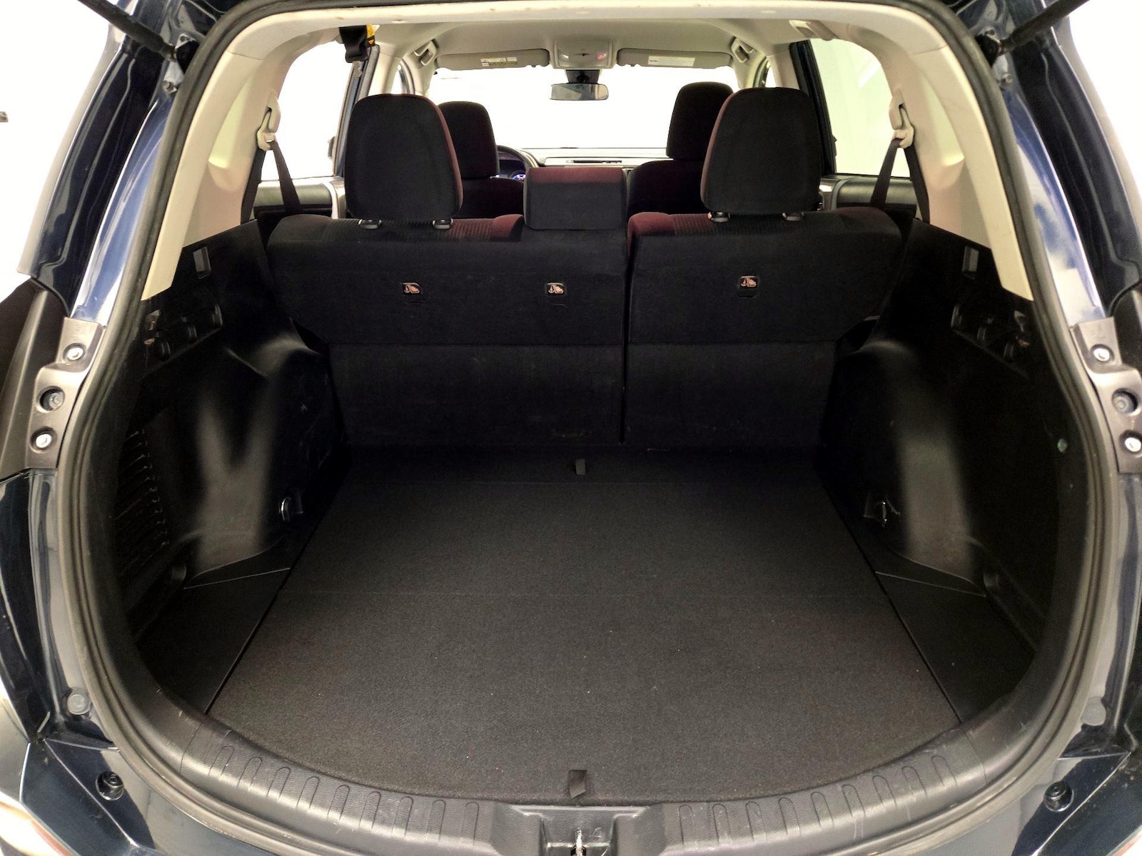 2017 Toyota RAV4 LE - Photo 21