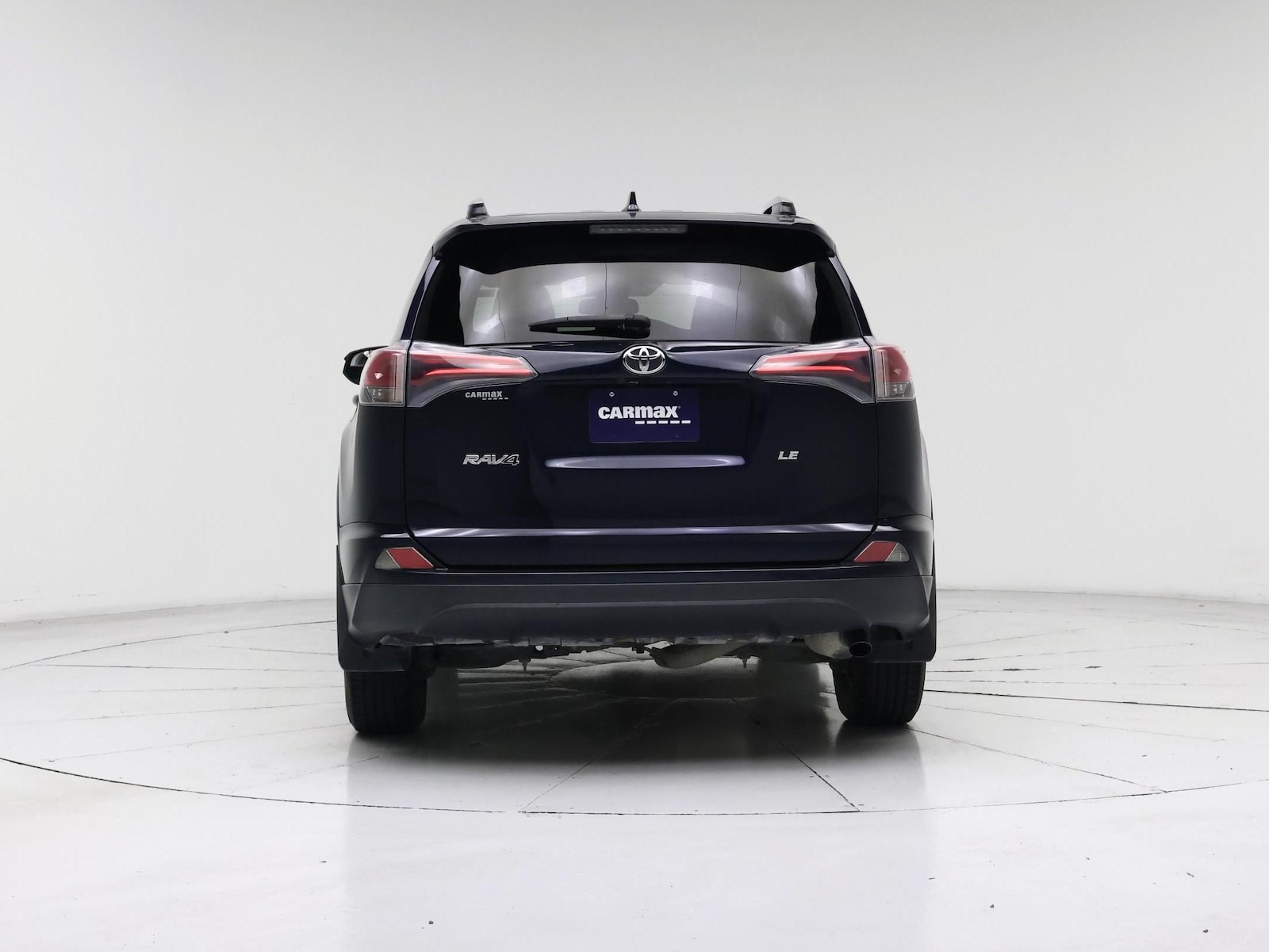 2017 Toyota RAV4 LE - Photo 7
