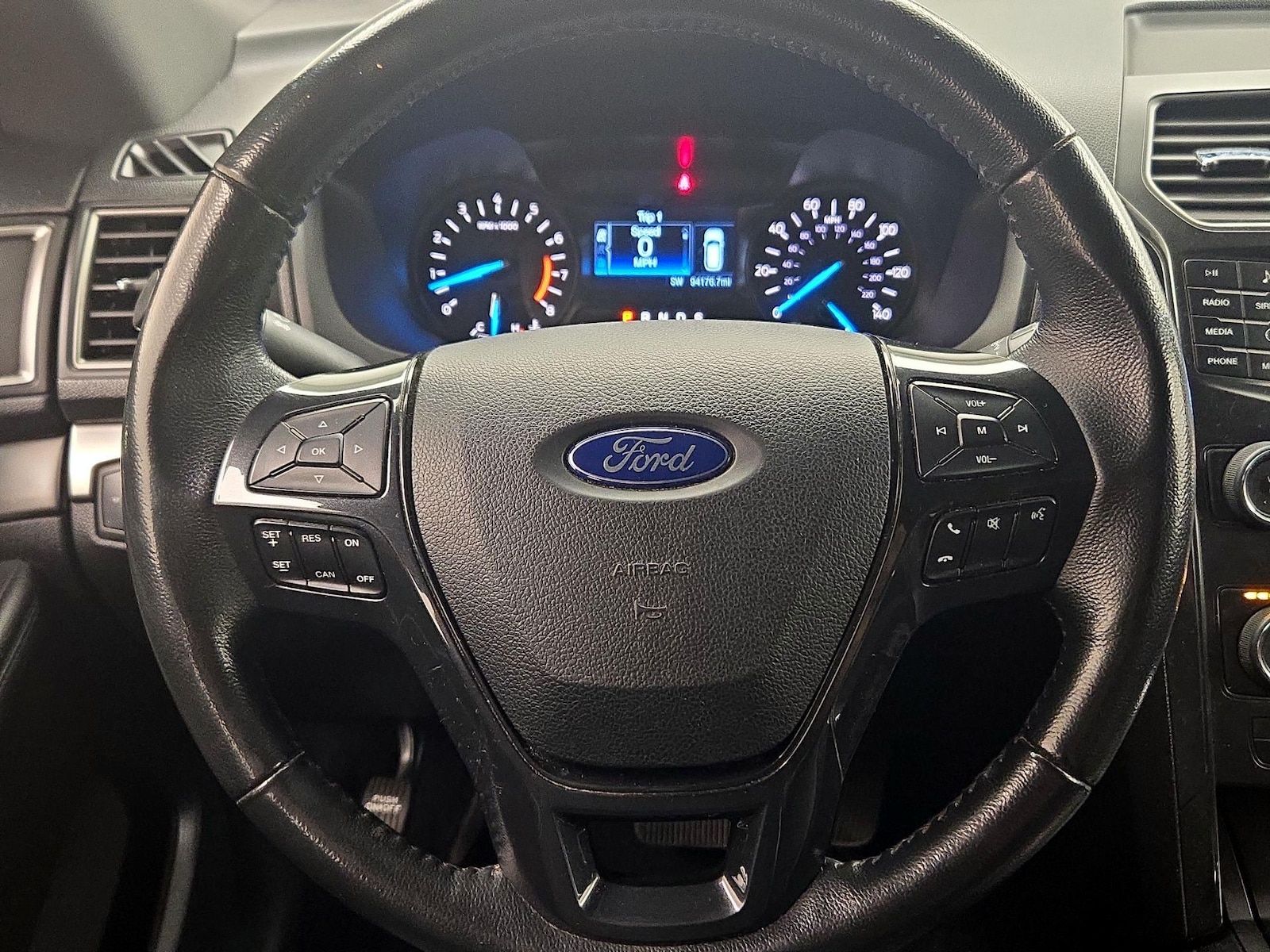 2019 Ford Explorer XLT - Photo 11
