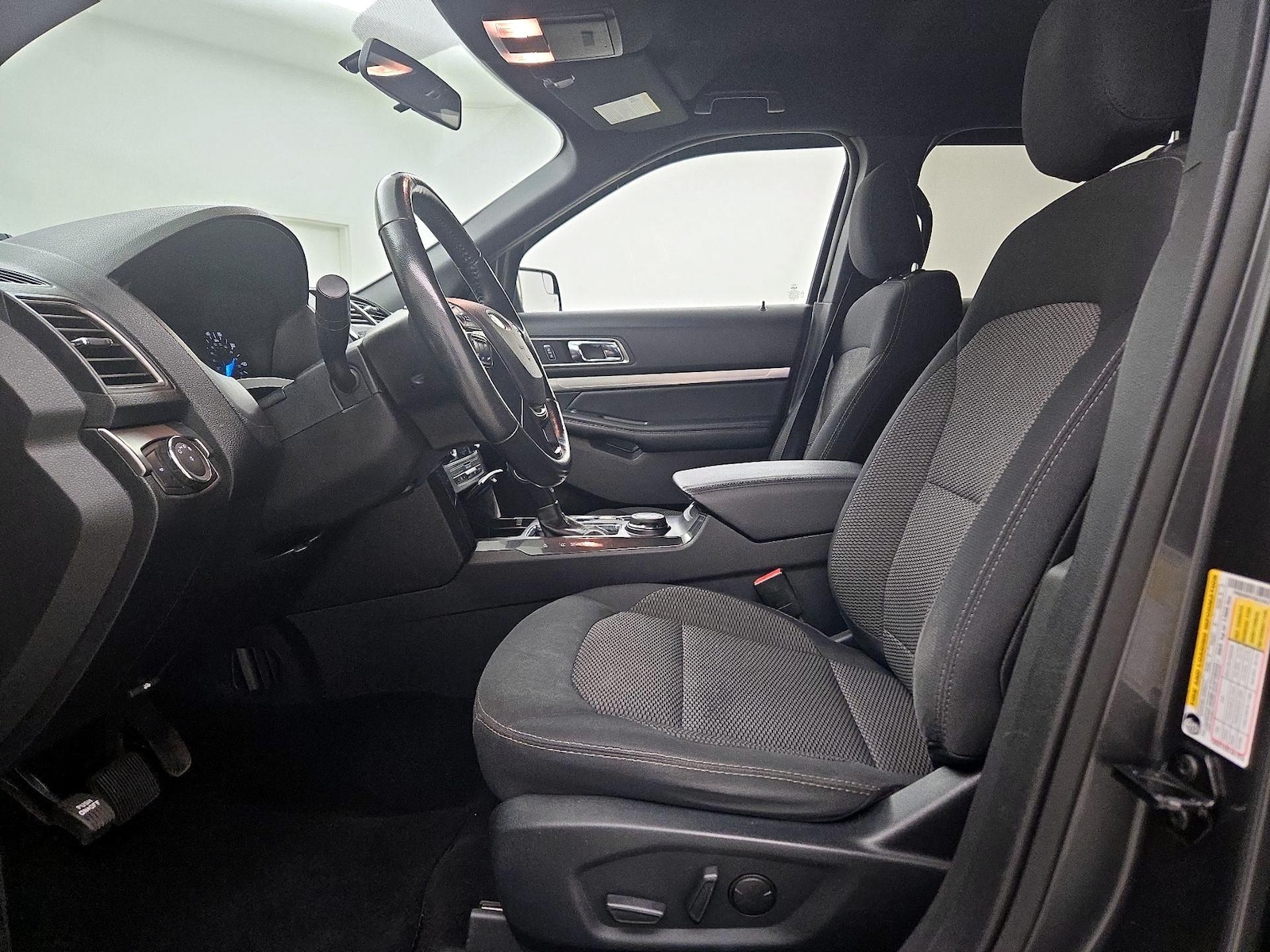 2019 Ford Explorer XLT - Photo 12