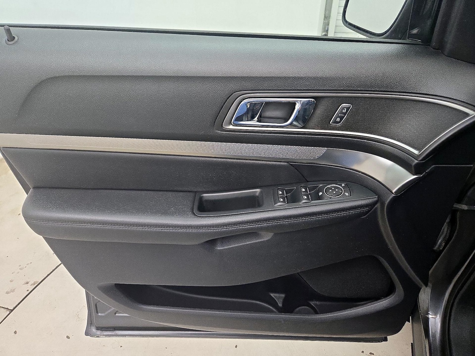 2019 Ford Explorer XLT - Photo 13