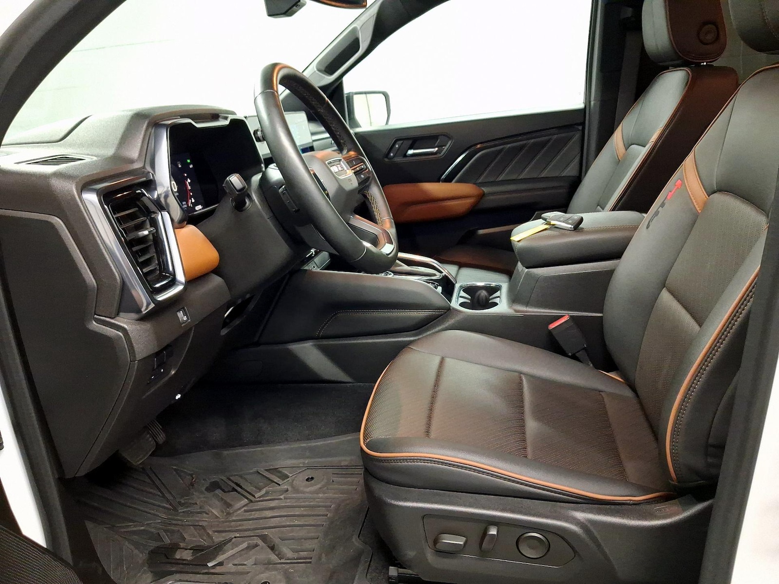 2023 GMC Canyon AT4 - Photo 12