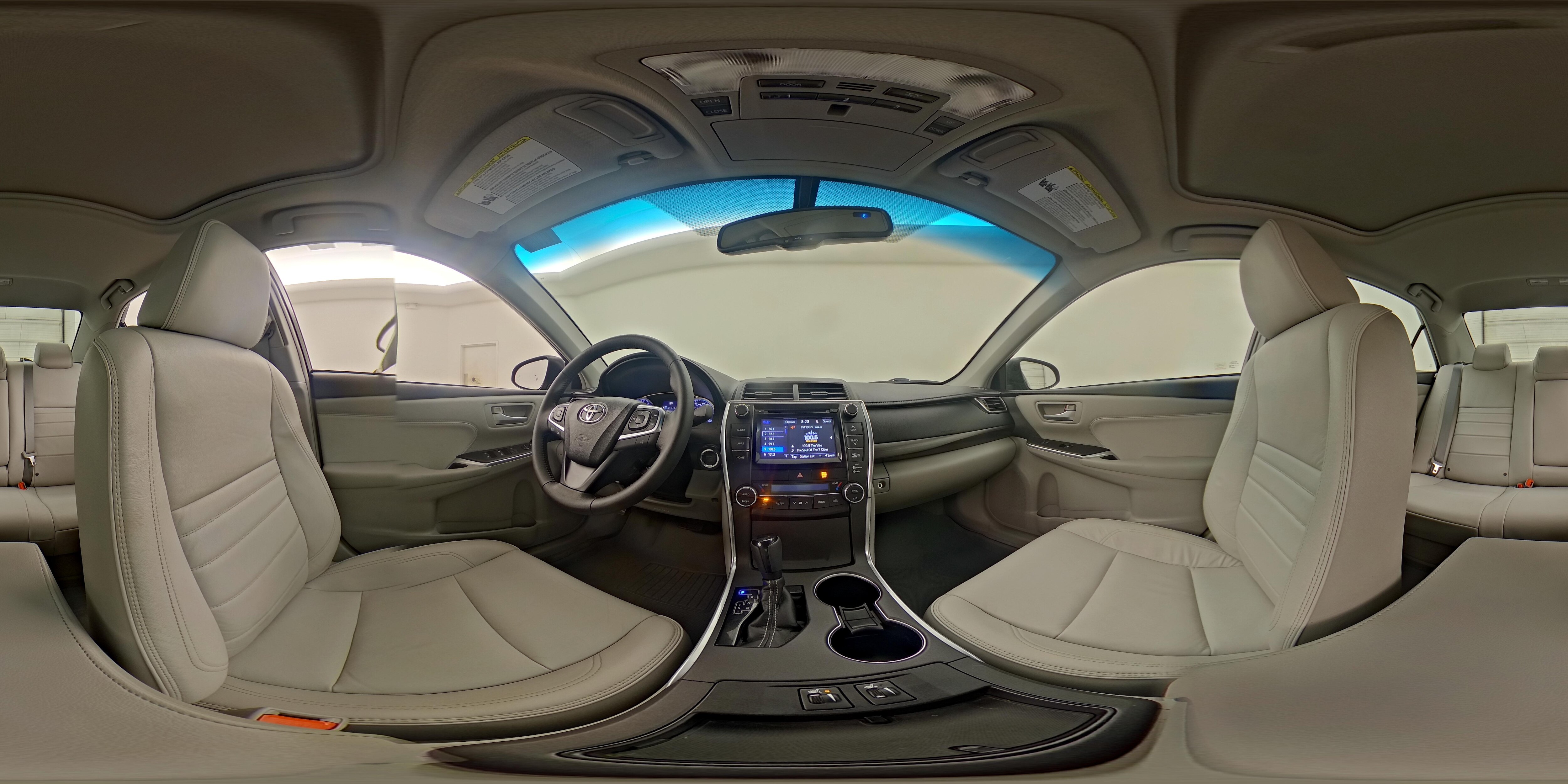 2015 Toyota Camry XLE - Photo 25
