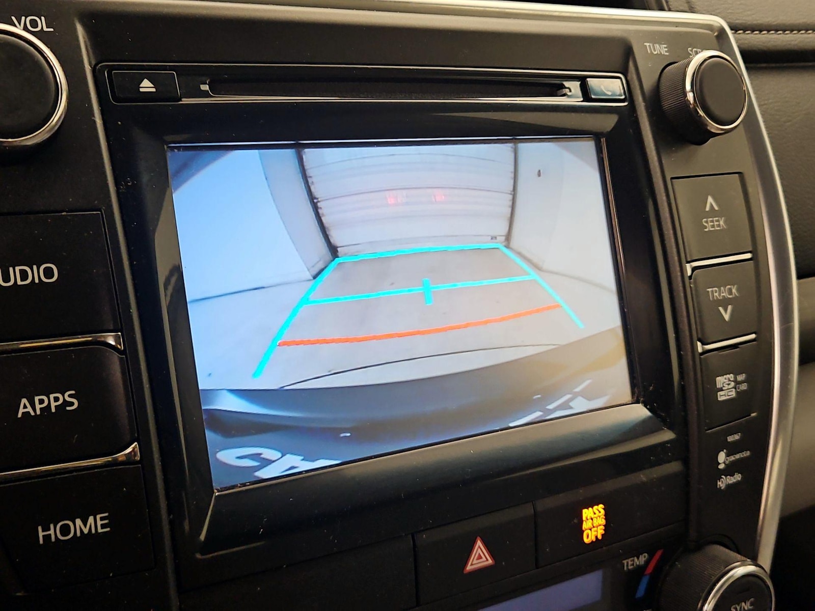 2015 Toyota Camry XLE - Photo 15