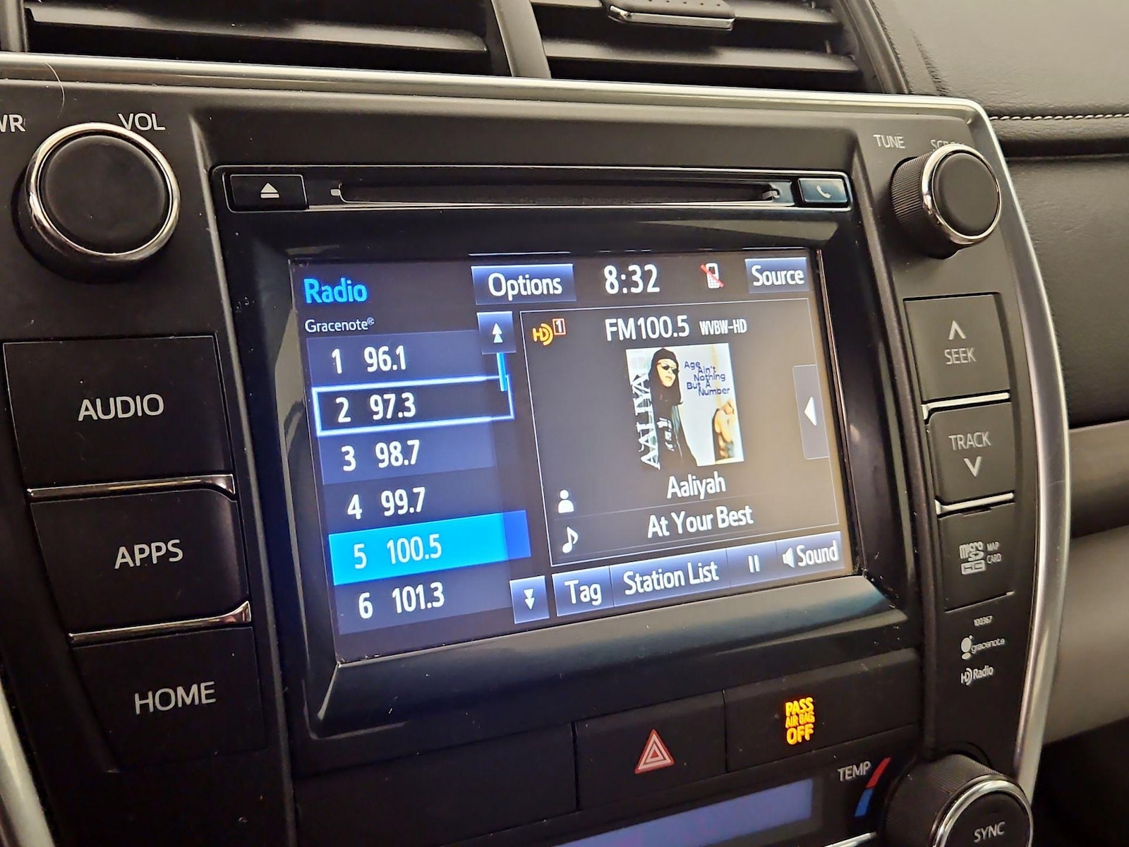 2015 Toyota Camry XLE - Photo 16