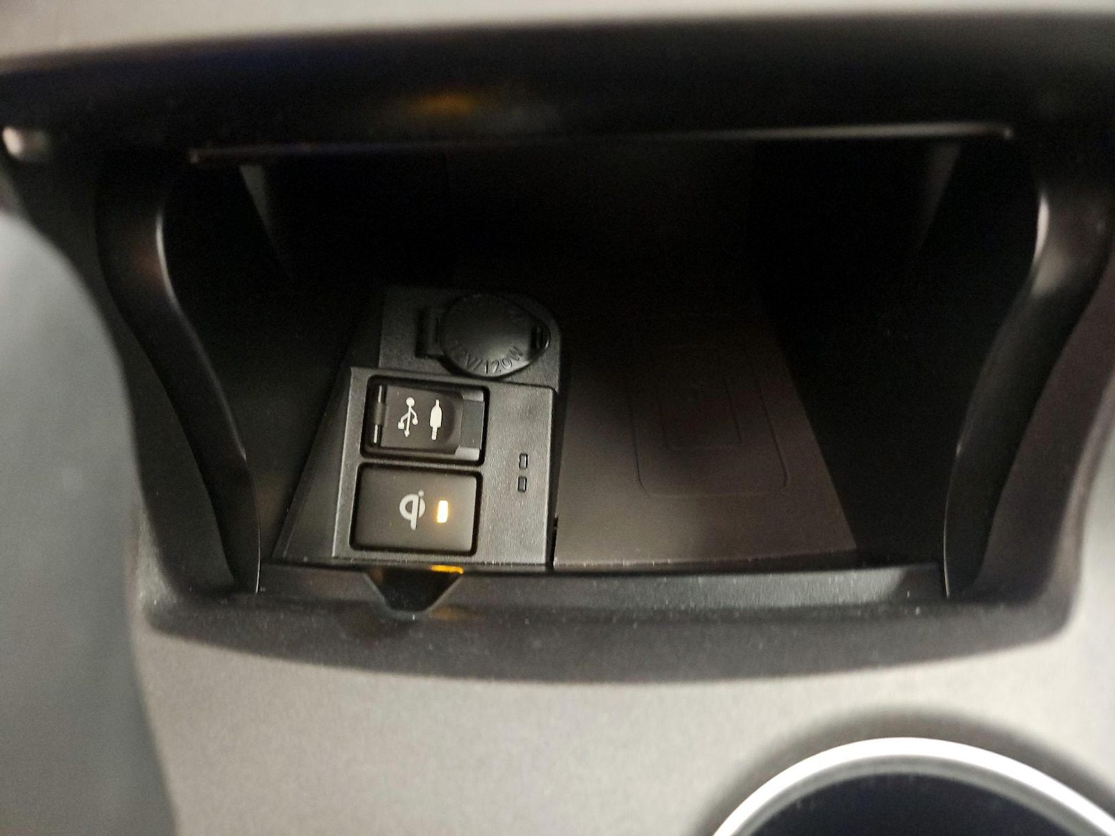 2015 Toyota Camry XLE - Photo 19