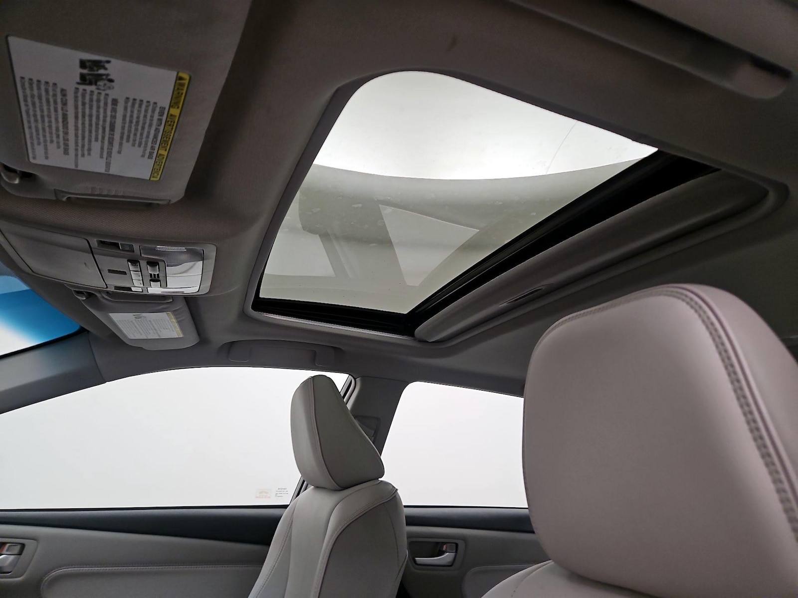 2015 Toyota Camry XLE - Photo 20