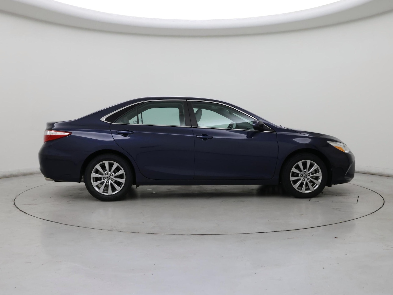 2015 Toyota Camry XLE - Photo 8