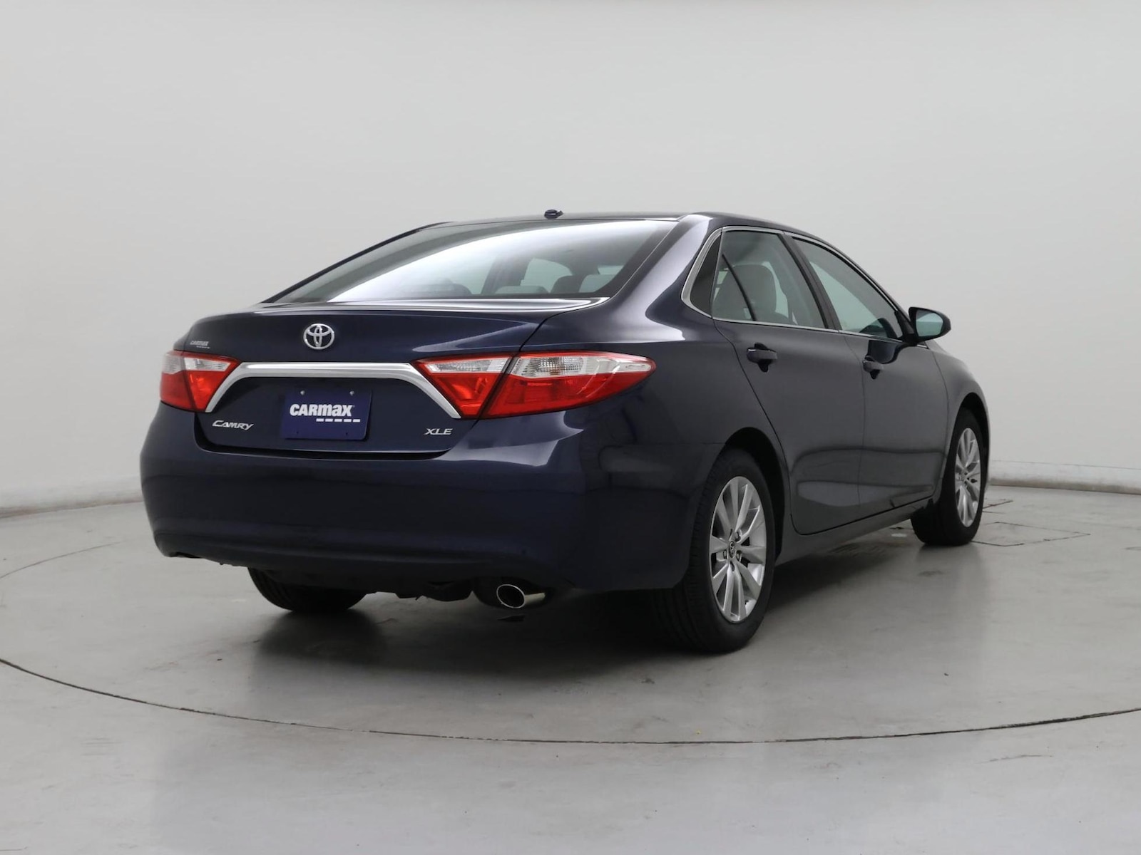 2015 Toyota Camry XLE - Photo 9
