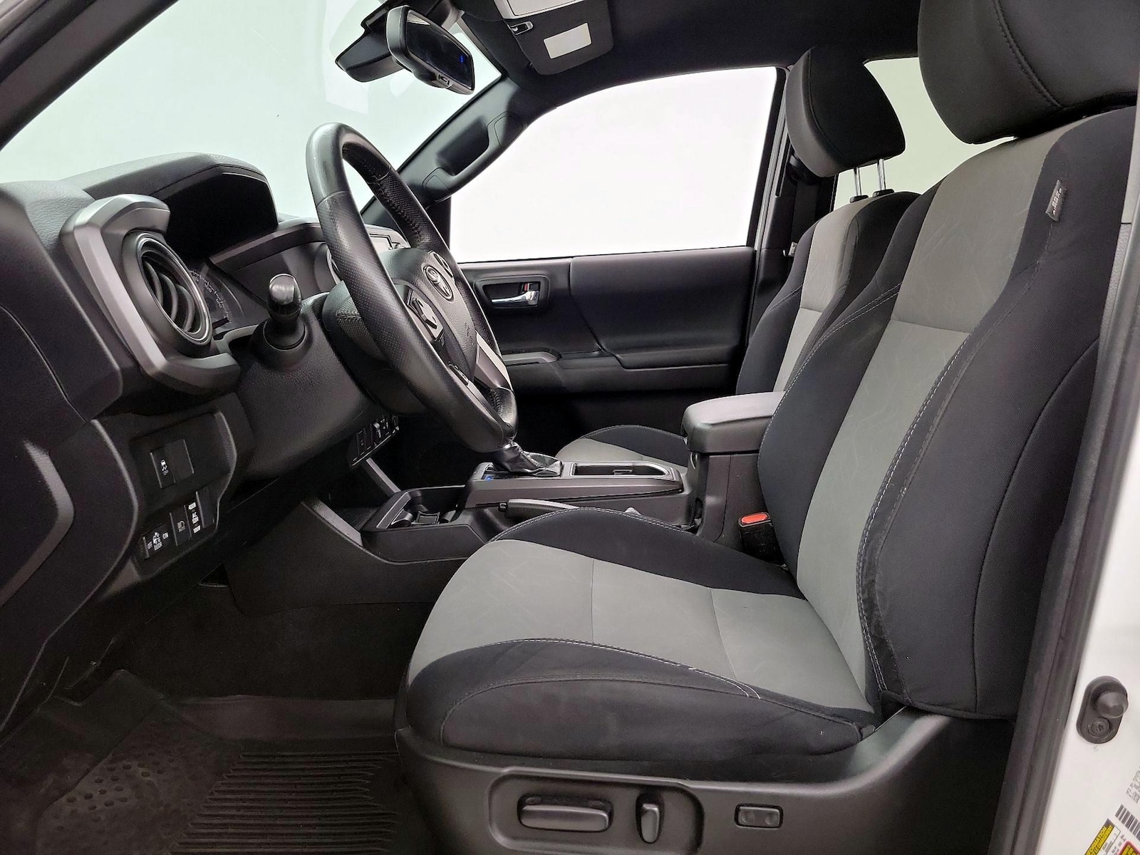 Power Seat(s) & Side Airbags