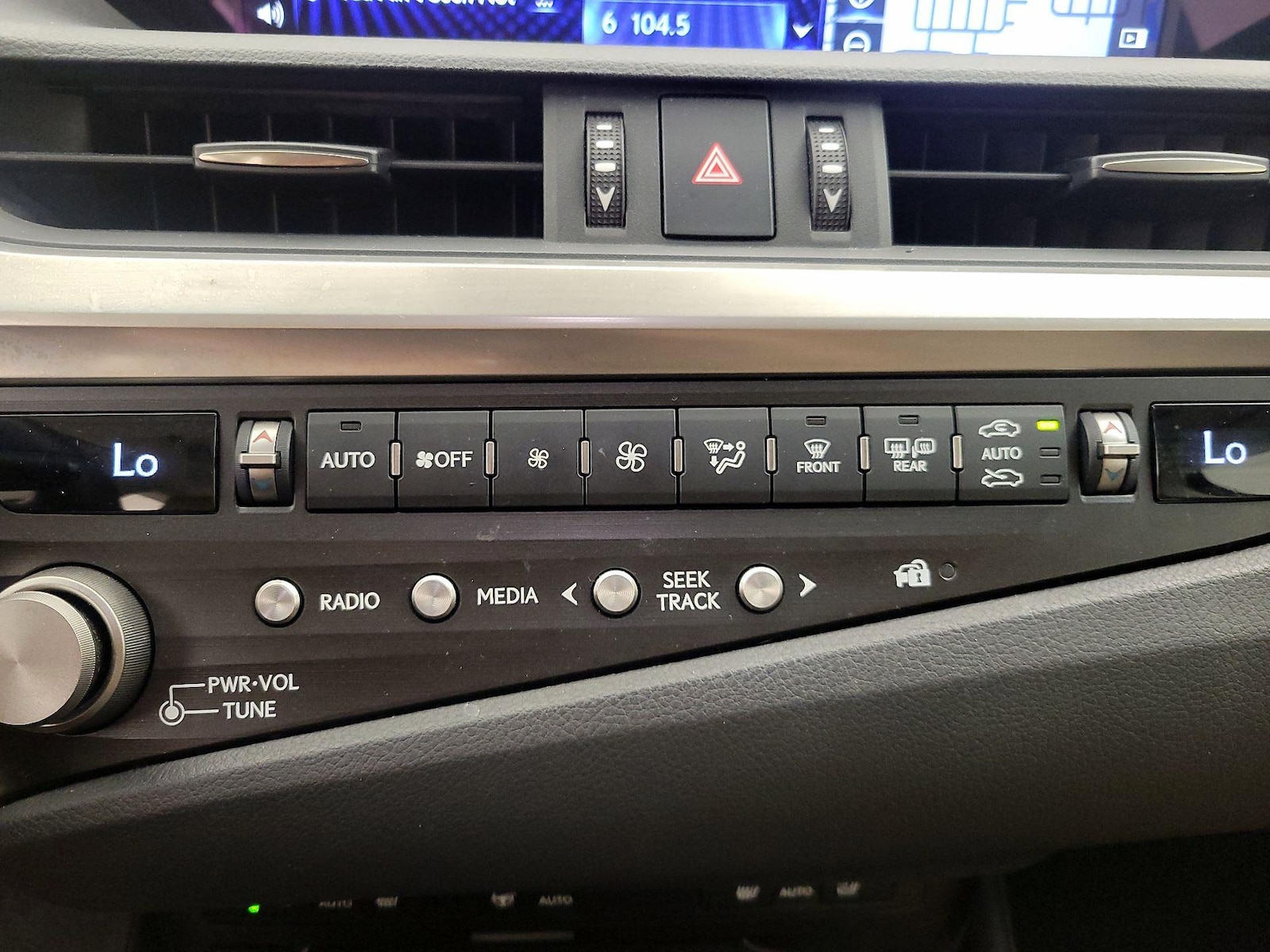 2021 Lexus ES 250 - Photo 18
