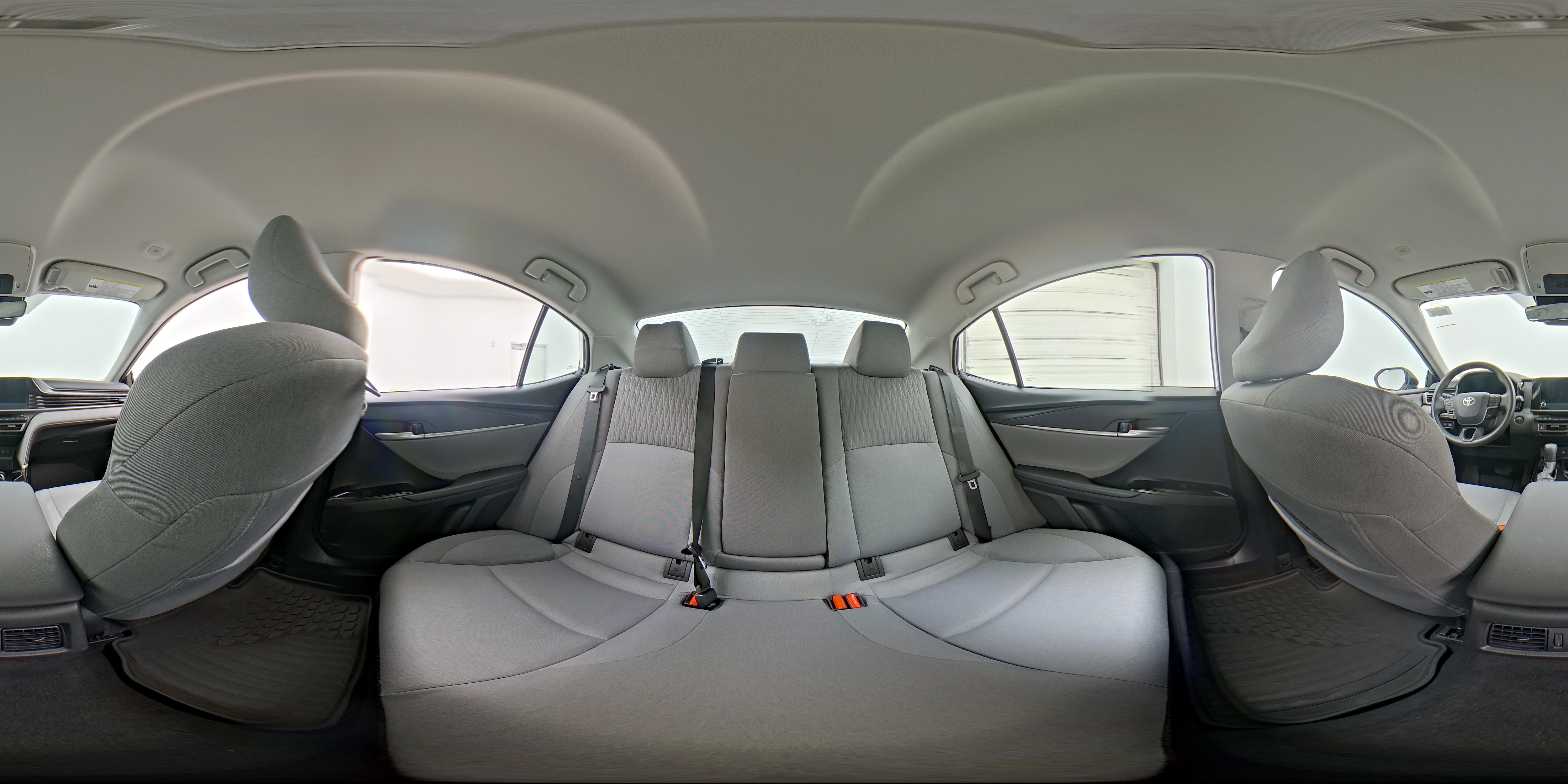 2025 Toyota Camry LE - Photo 25