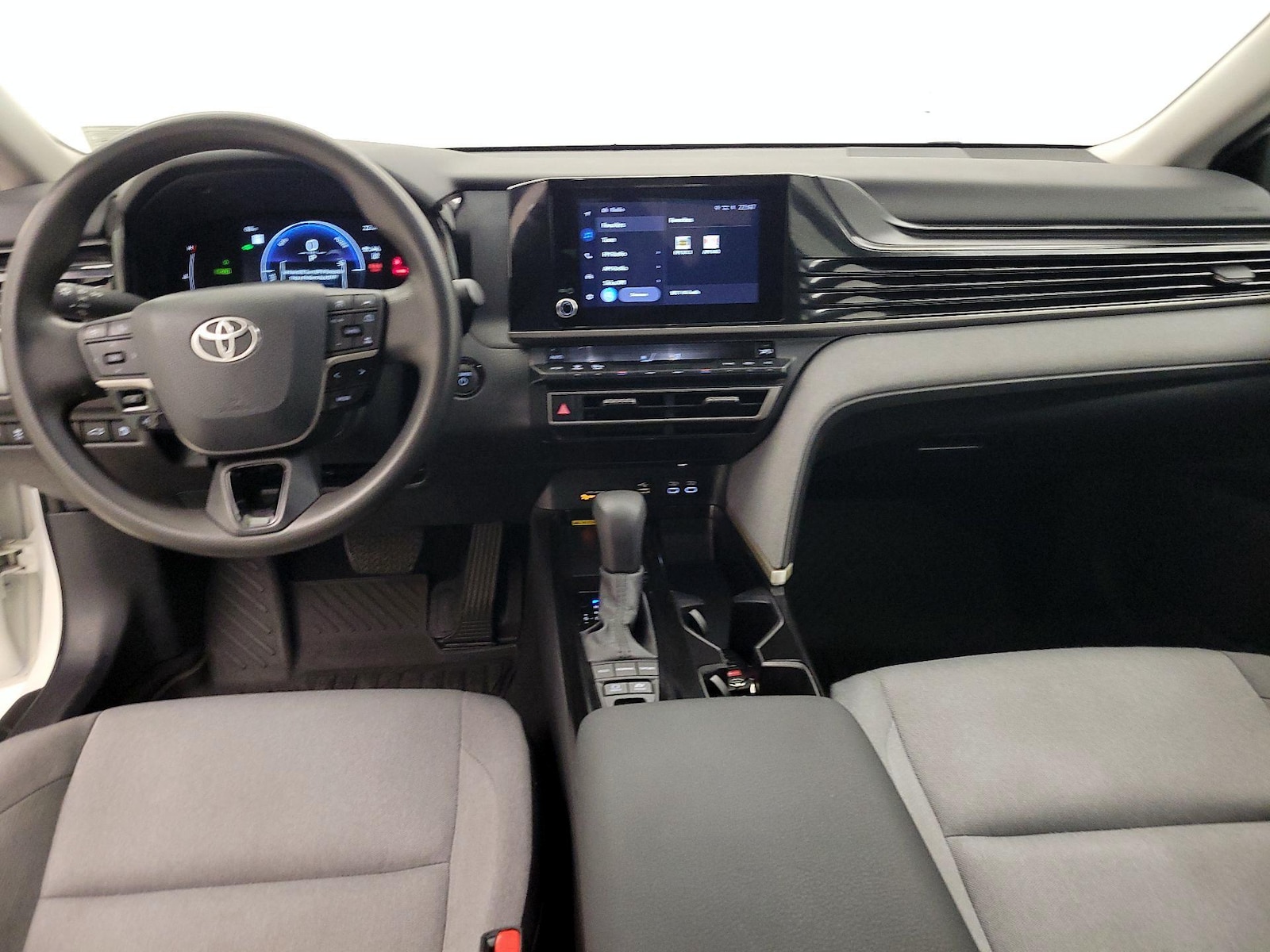 2025 Toyota Camry LE - Photo 10