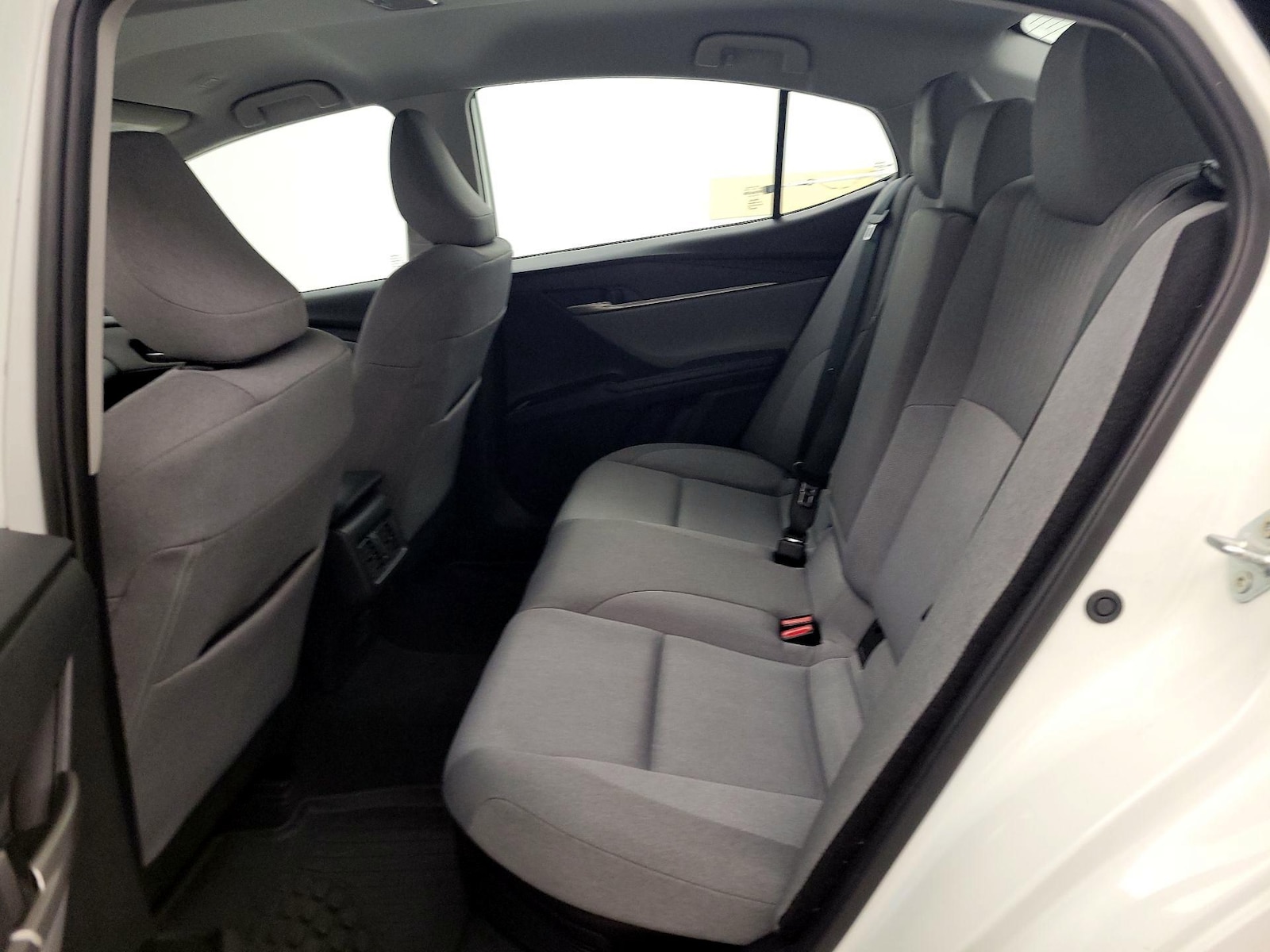 2025 Toyota Camry LE - Photo 20