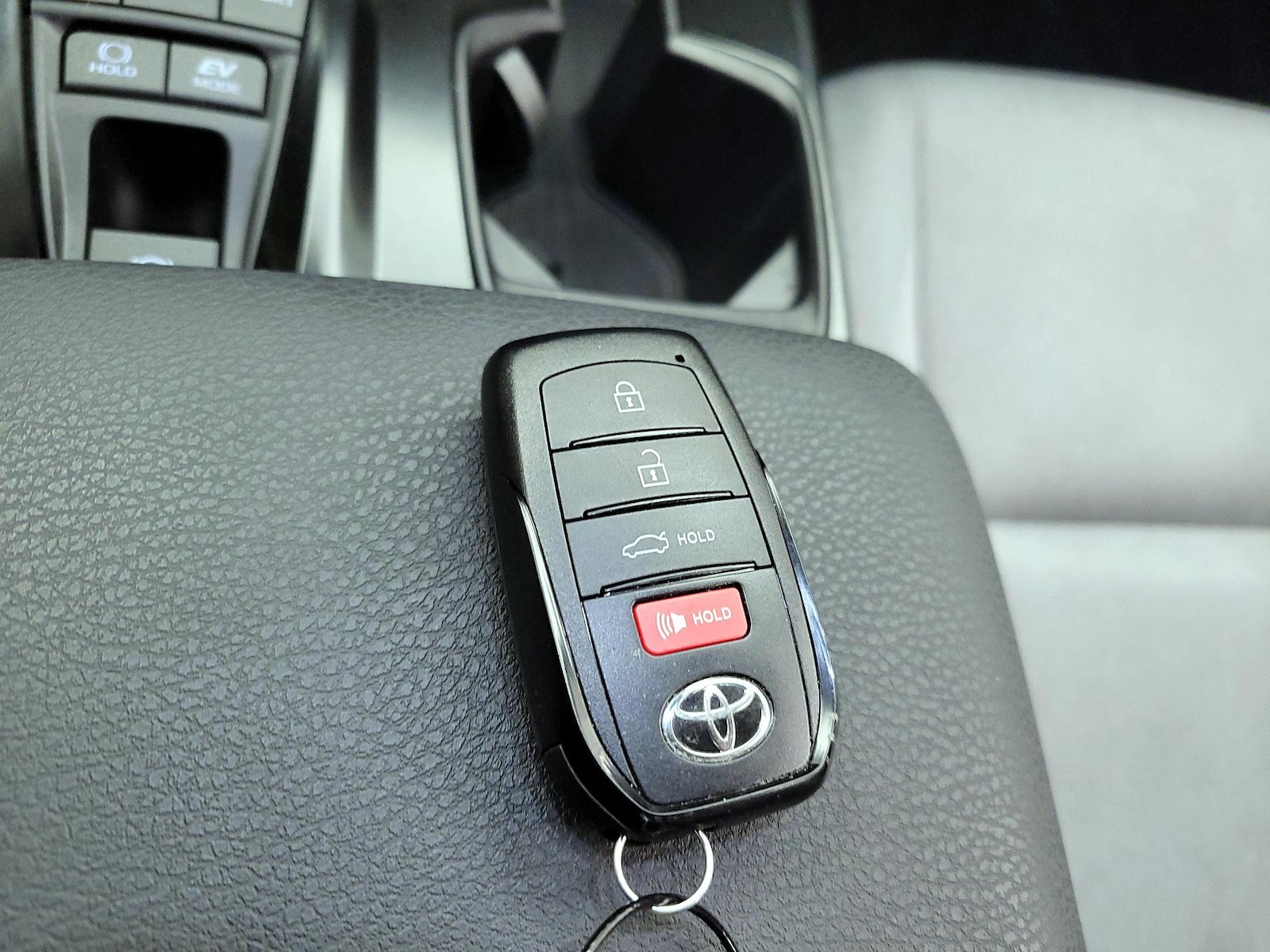 2025 Toyota Camry LE - Photo 23