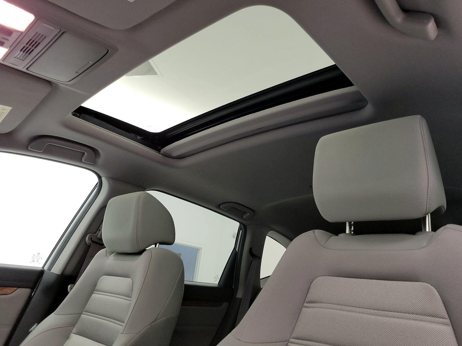 Sunroof(s) & Overhead Airbags