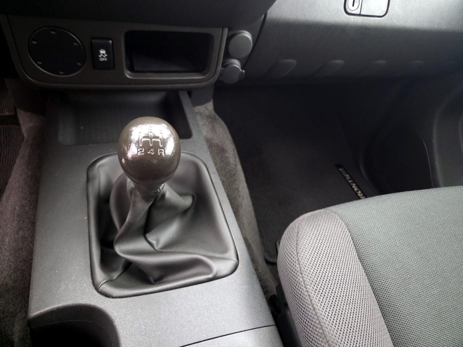 2015 Nissan Frontier S - Photo 17