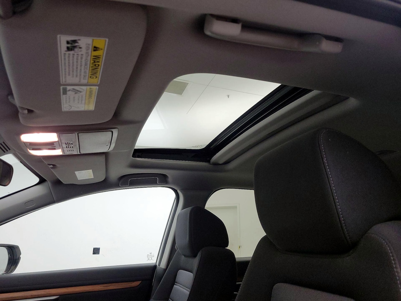 Sunroof(s) & Overhead Airbags