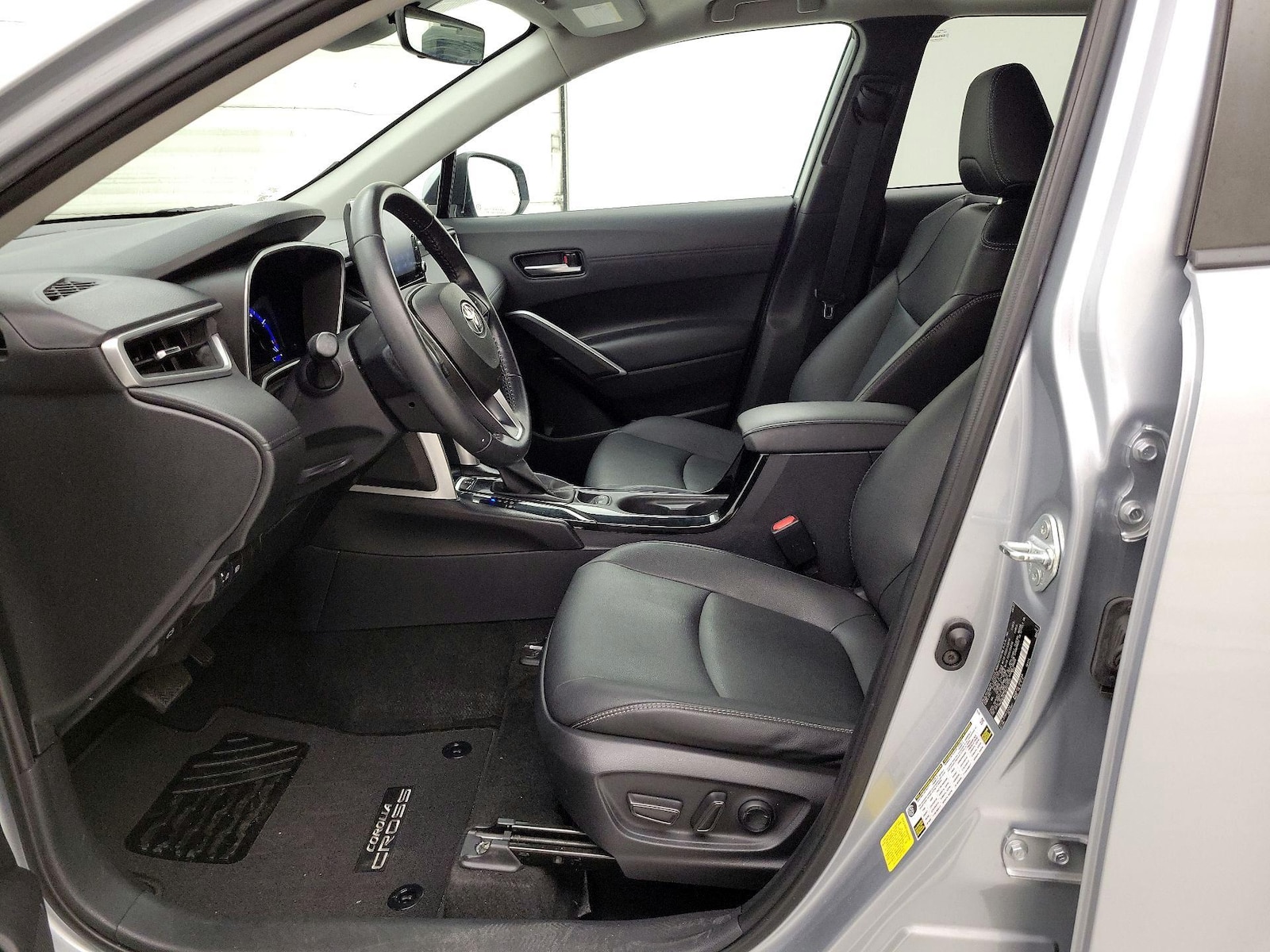 2022 Toyota Corolla Cross XLE - Photo 12