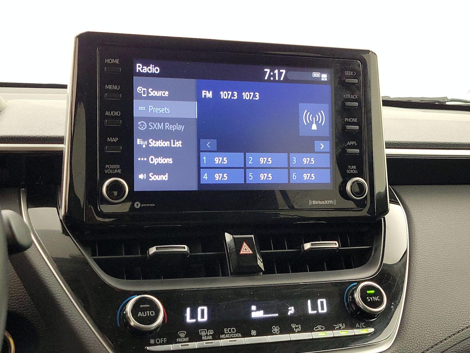2022 Toyota Corolla Cross XLE - Photo 16
