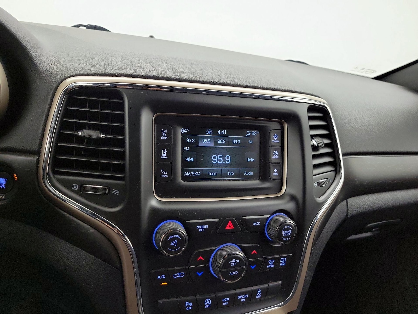 2016 Jeep Grand Cherokee Laredo E - Photo 16