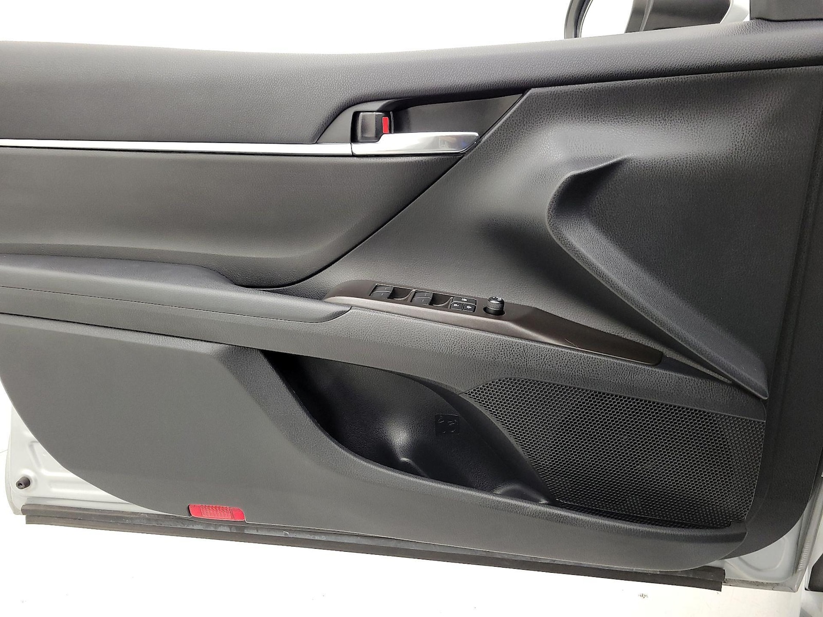 2024 Toyota Camry LE - Photo 13