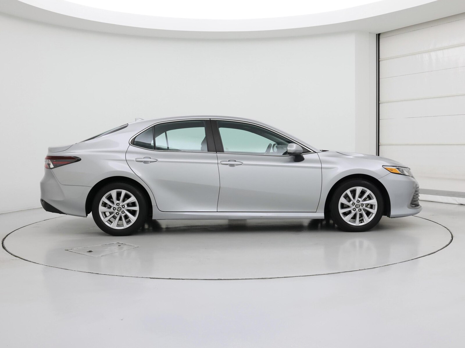 2024 Toyota Camry LE - Photo 8