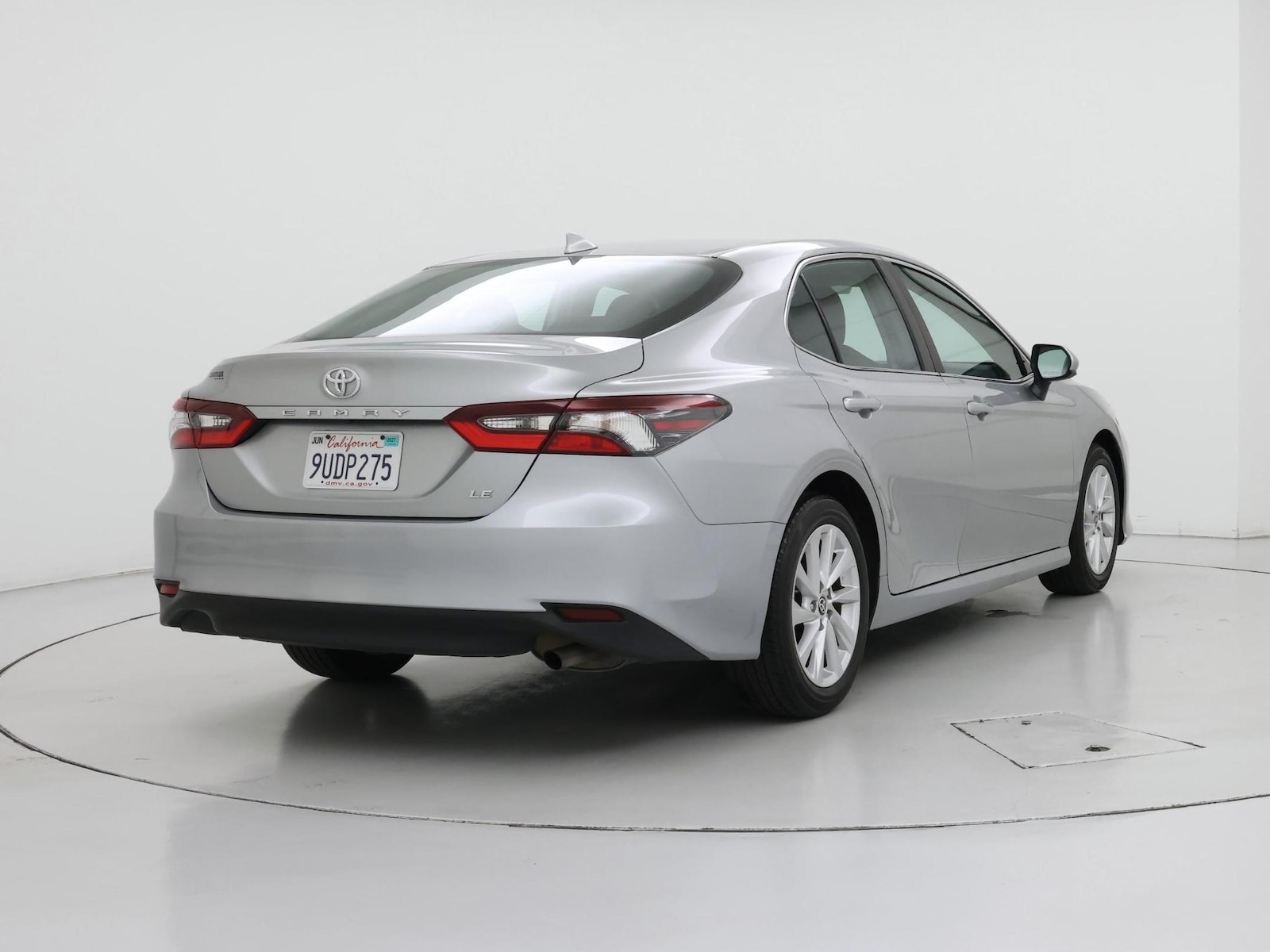 2024 Toyota Camry LE - Photo 9