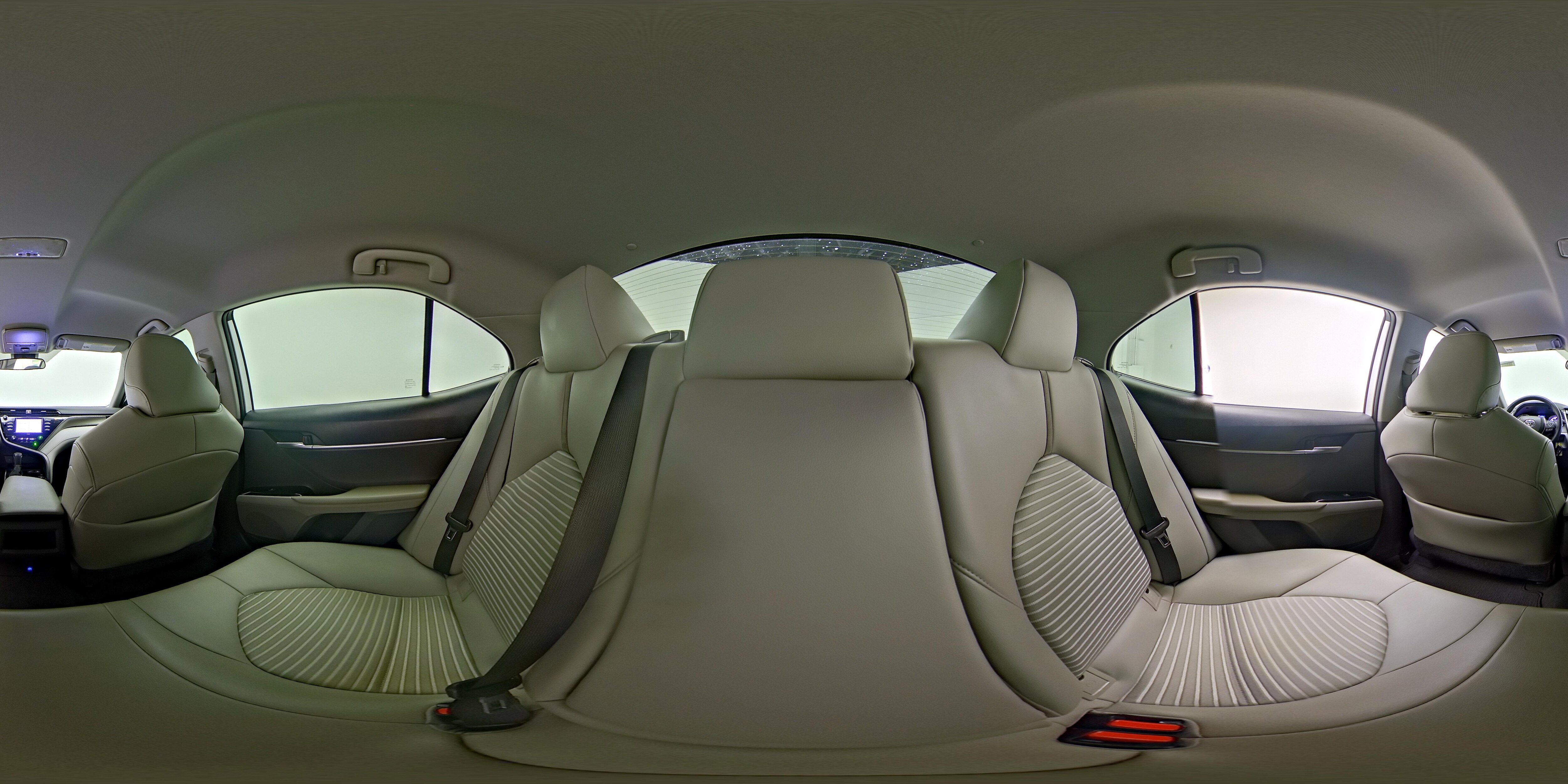 2020 Toyota Camry SE - Photo 25