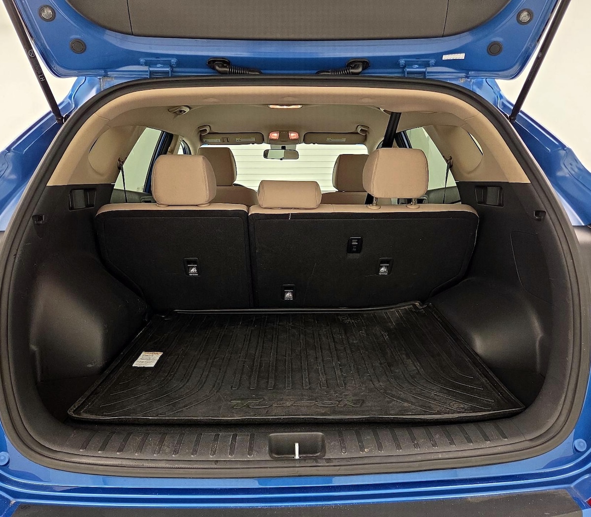 Trunk/Cargo (Seats Up)