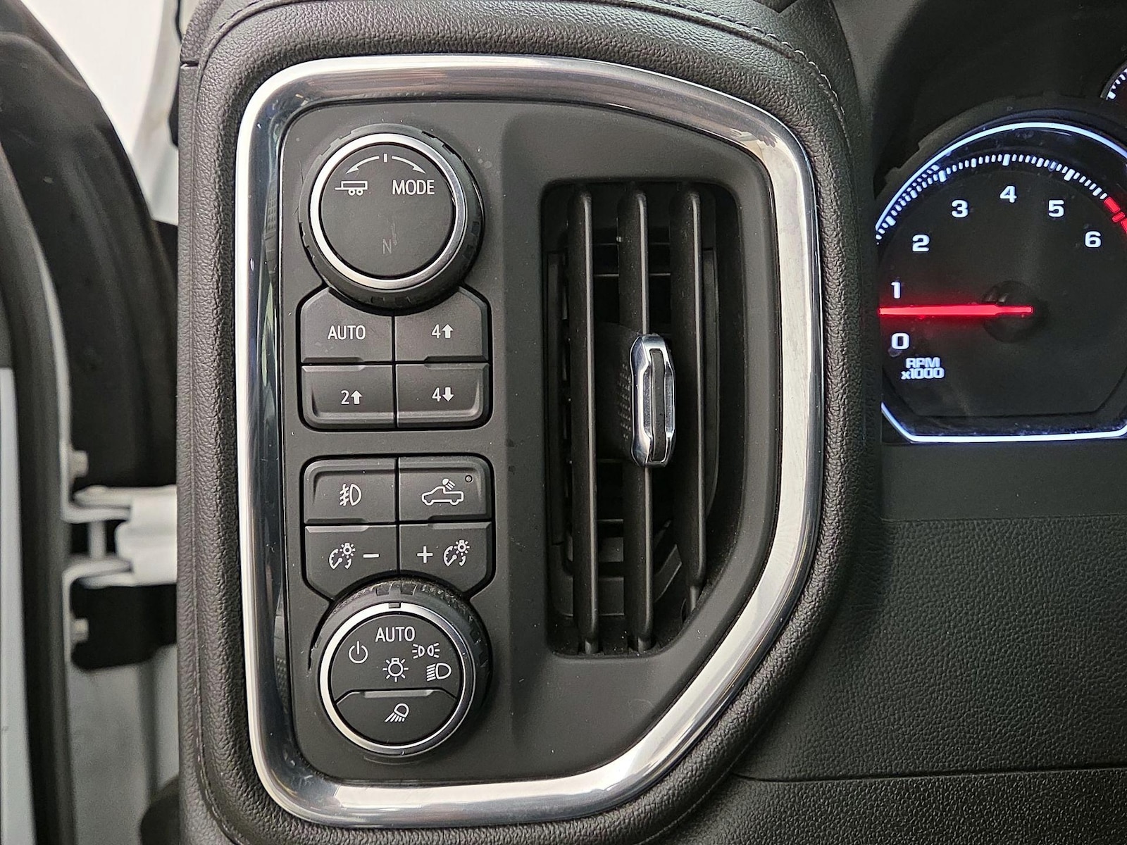 2023 Chevrolet Silverado 2500HD LTZ - Photo 14