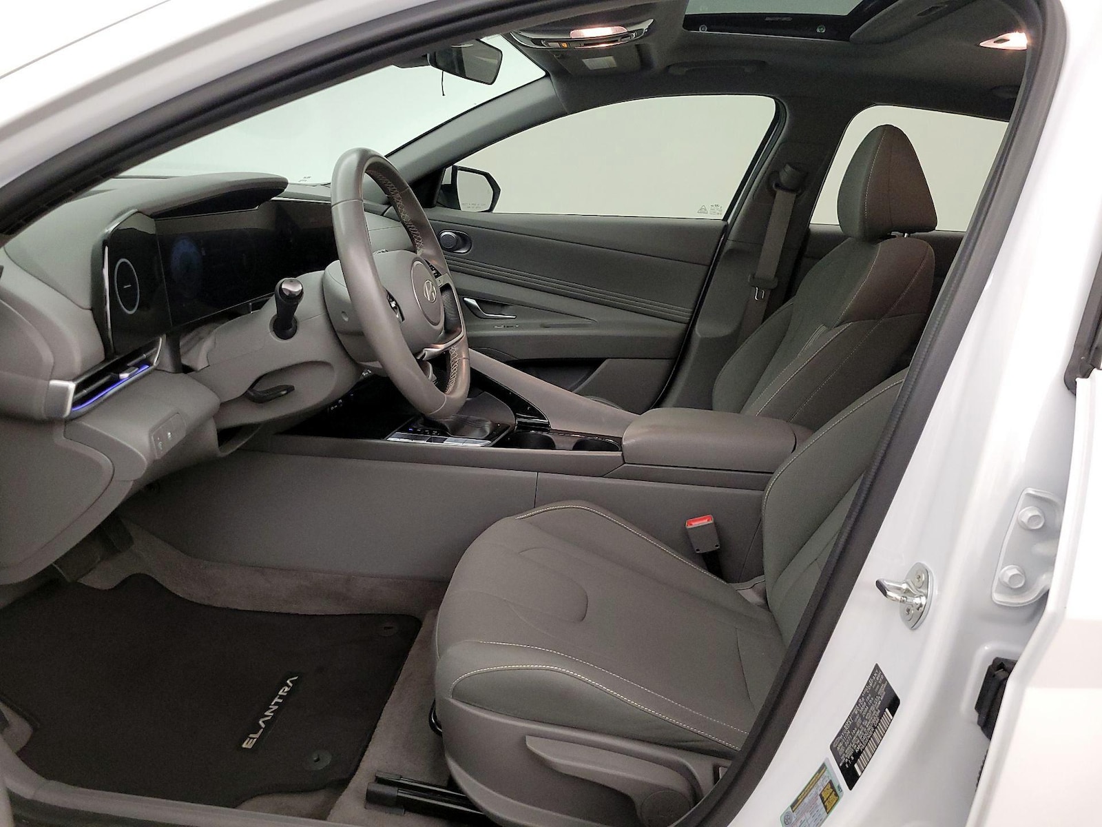 2024 Hyundai Elantra SEL - Photo 12