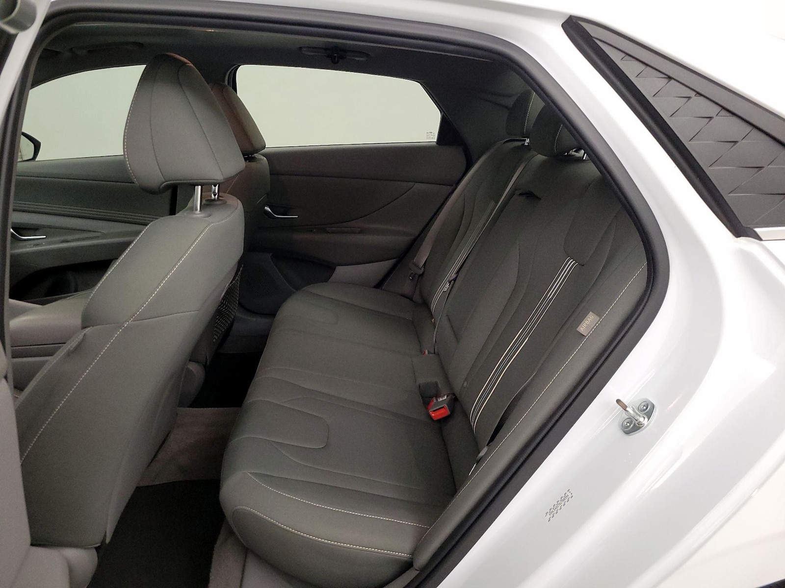 2024 Hyundai Elantra SEL - Photo 22
