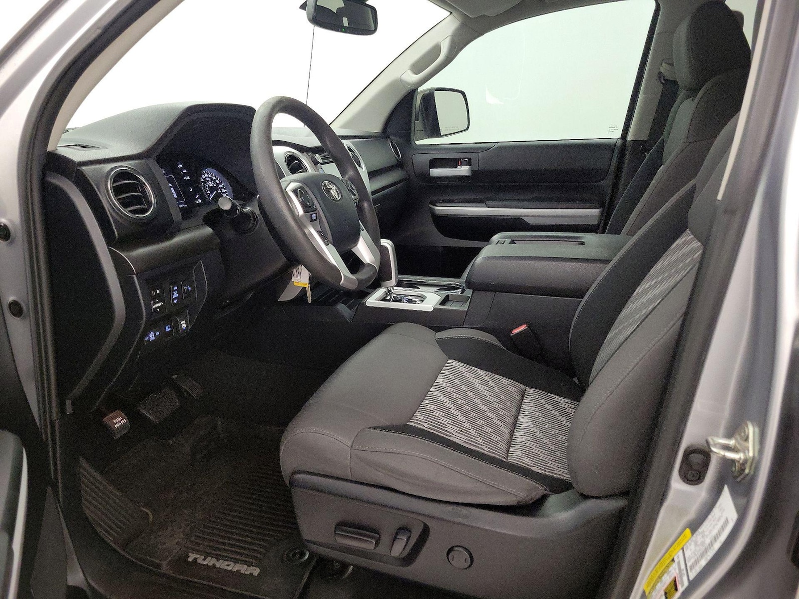 2019 Toyota Tundra SR5 - Photo 12