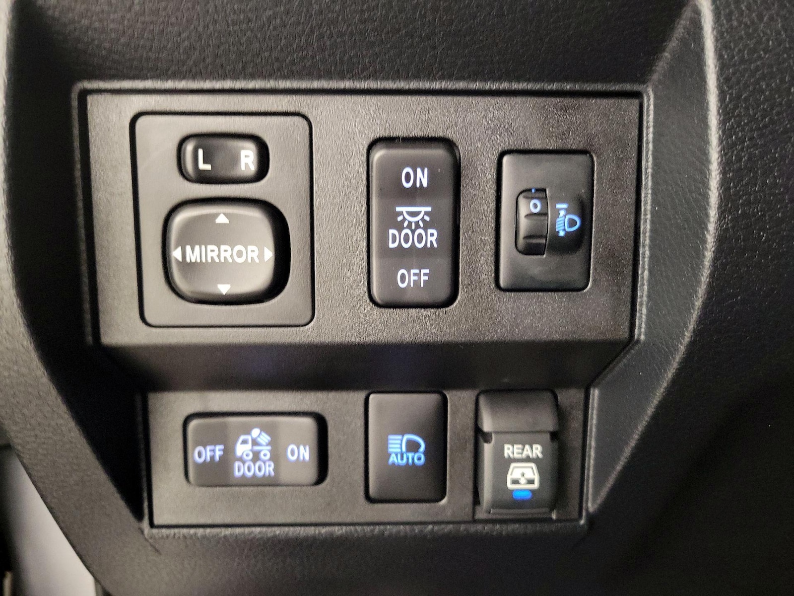 2019 Toyota Tundra SR5 - Photo 14