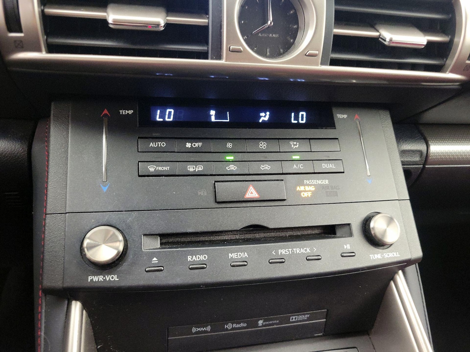 2016 Lexus IS 200t, photo 18