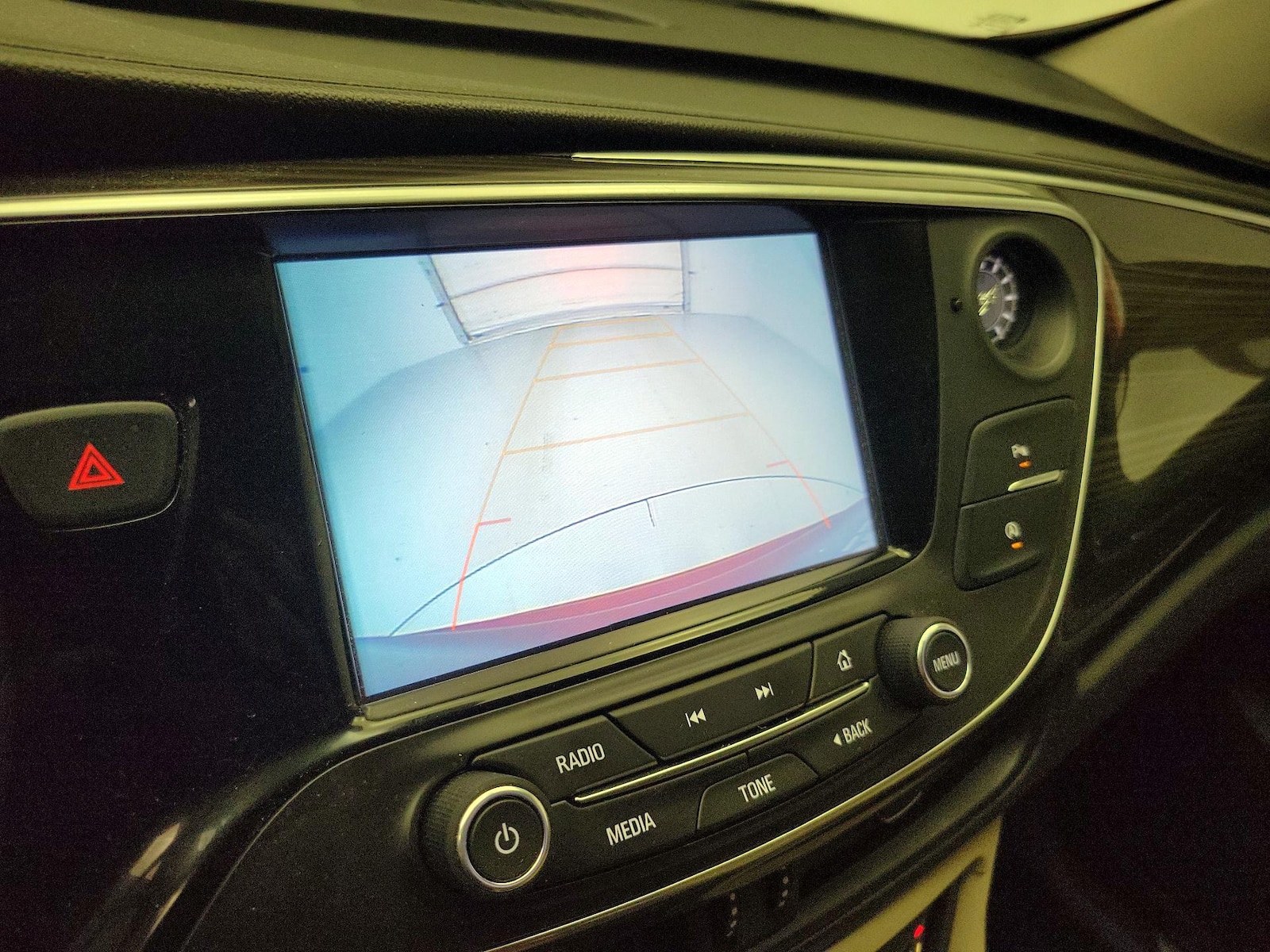 2019 Buick Envision Essence - Photo 15