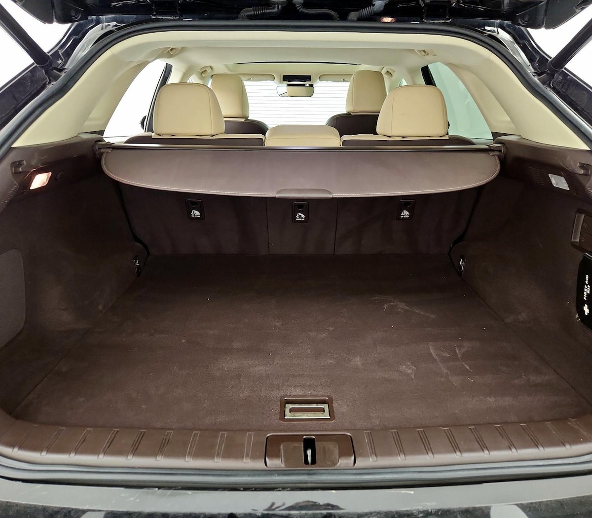 Trunk/Cargo (Seats Up)