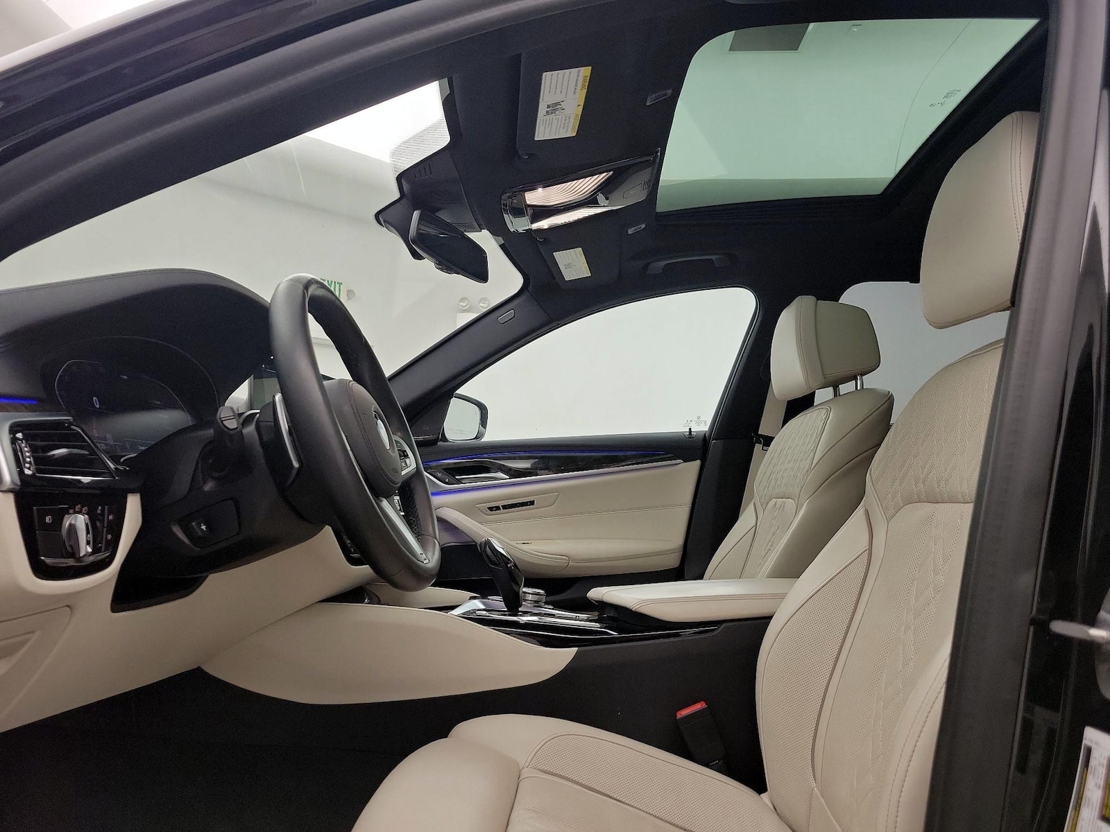 Sunroof(s) & Overhead Airbags