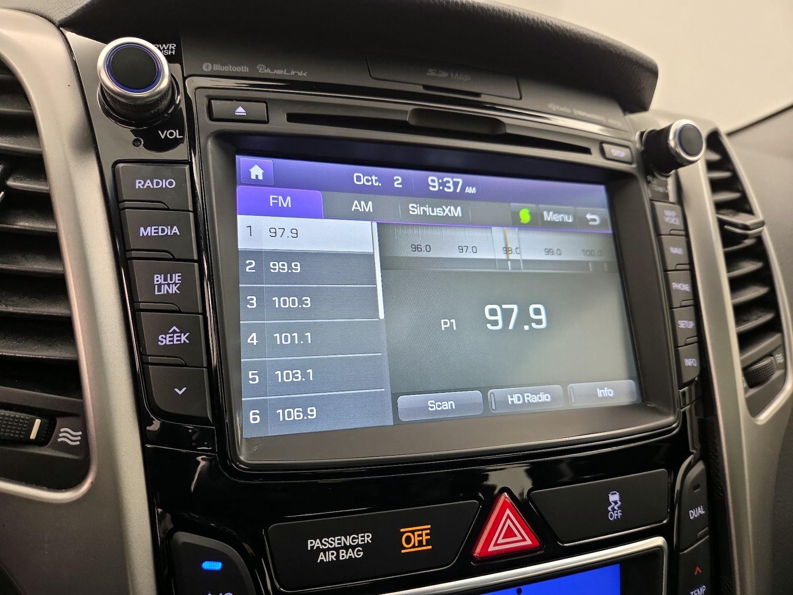 2016 Hyundai Elantra GT Base - Photo 16