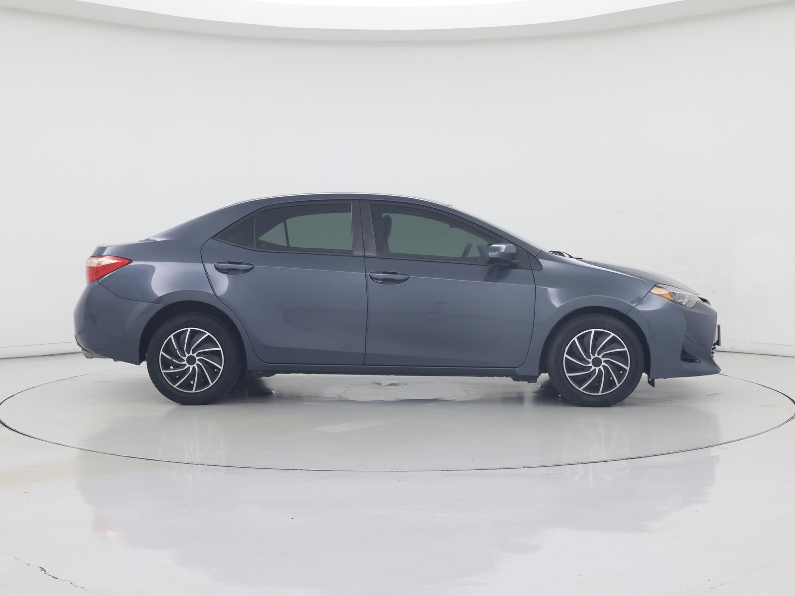 2018 Toyota Corolla LE - Photo 8